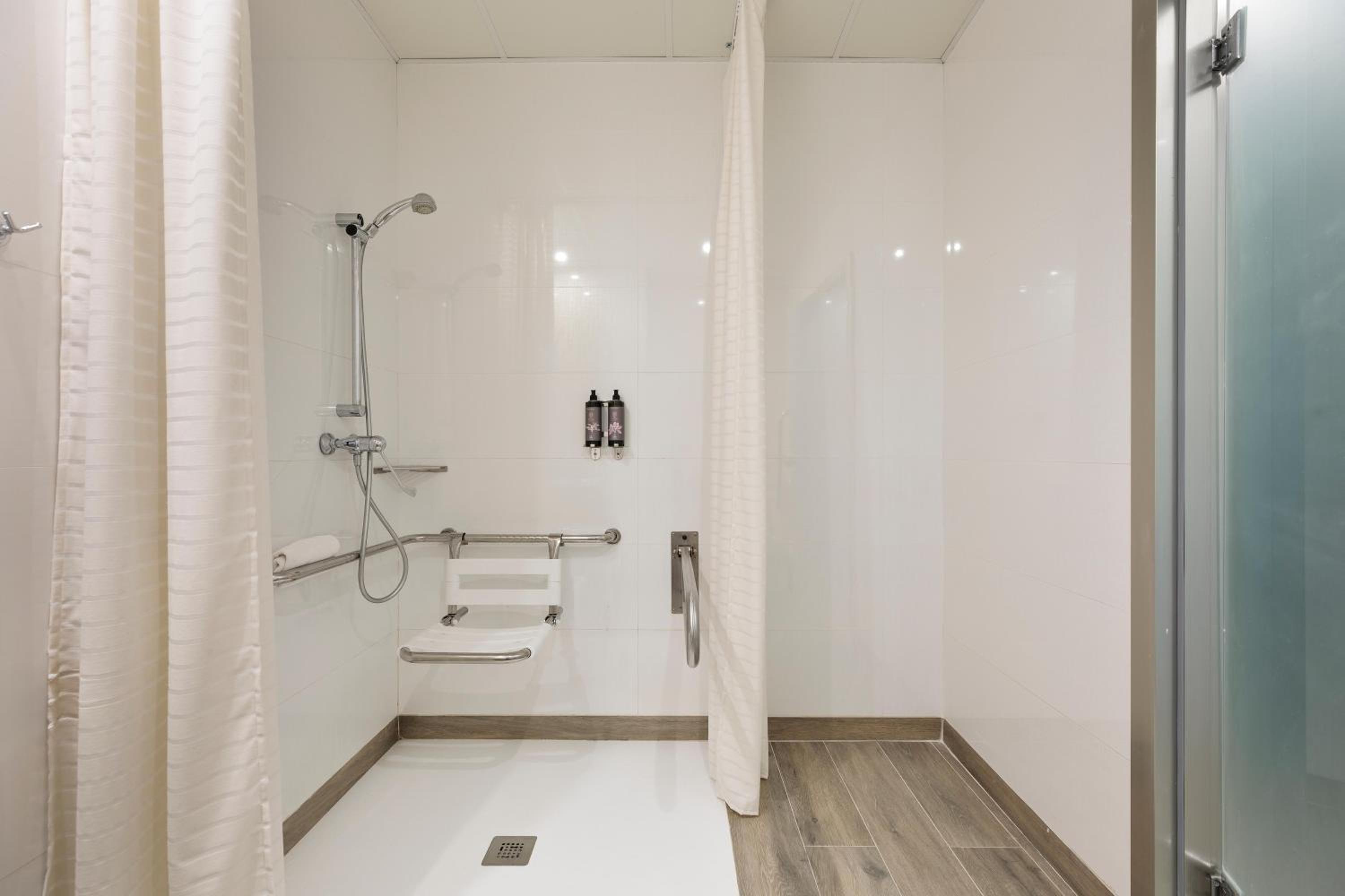 Double or Twin Room photo 2