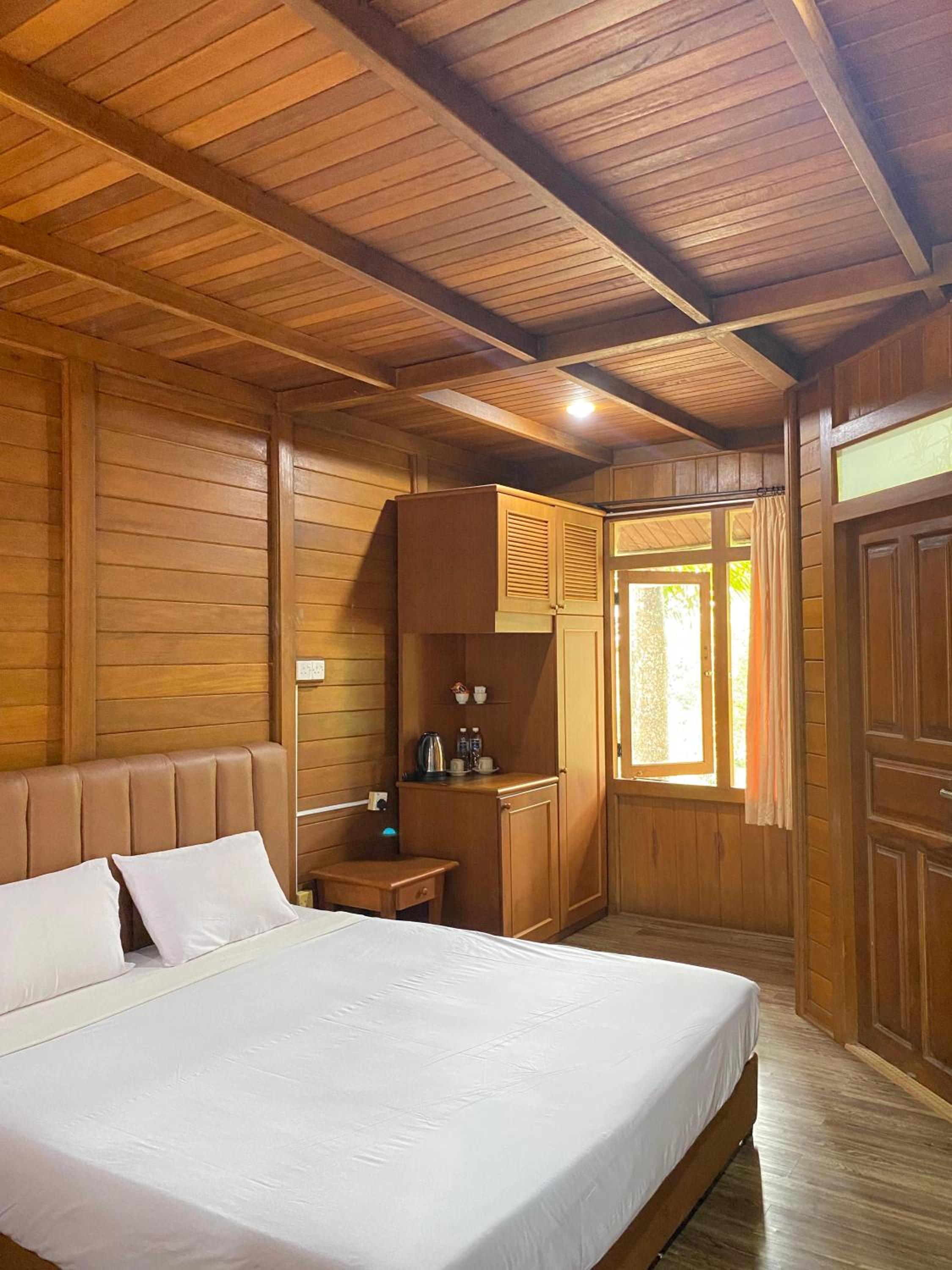 Deluxe Double Room with Shower