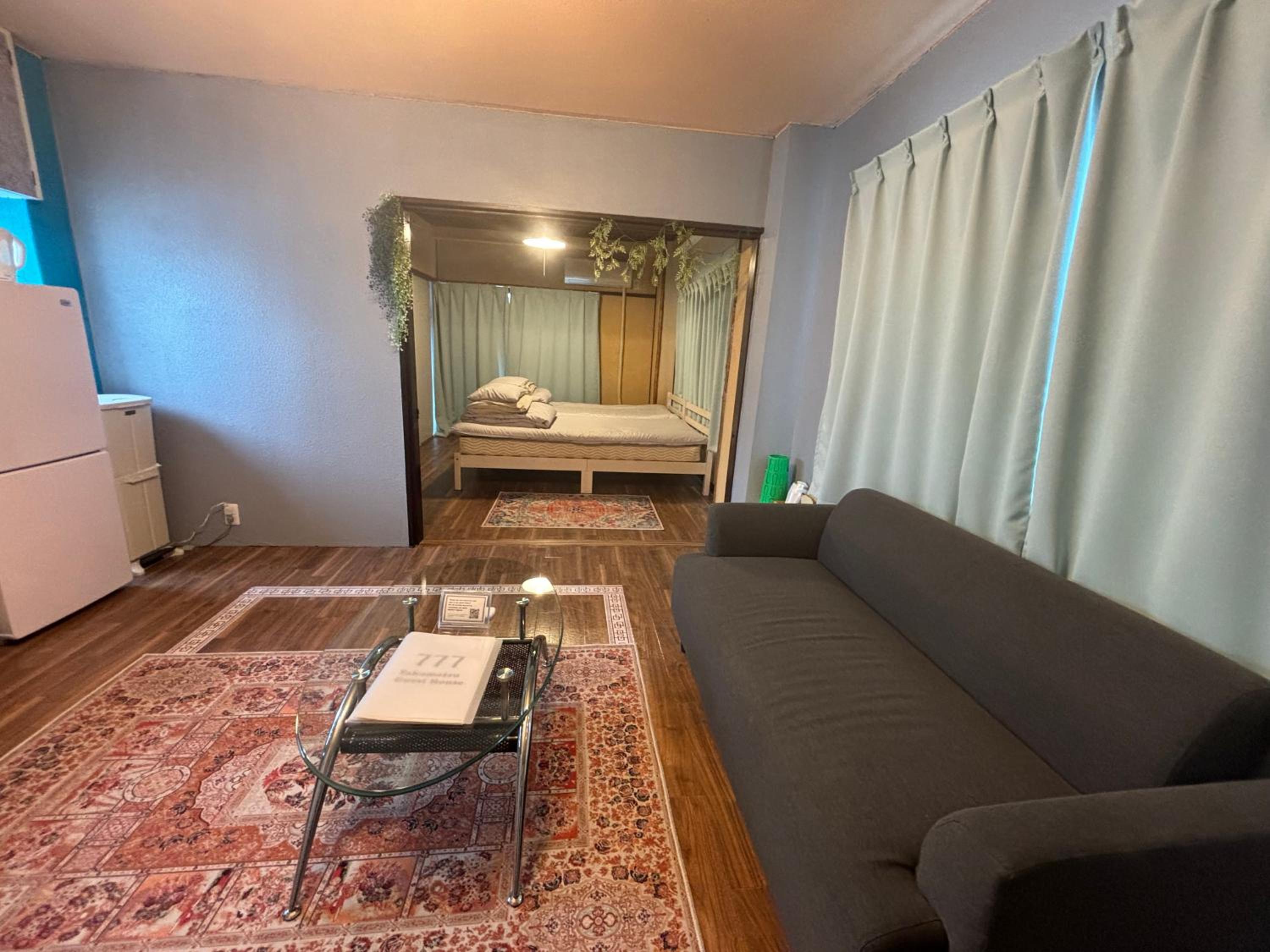 Standard Twin Room with Sofa - Photo 21