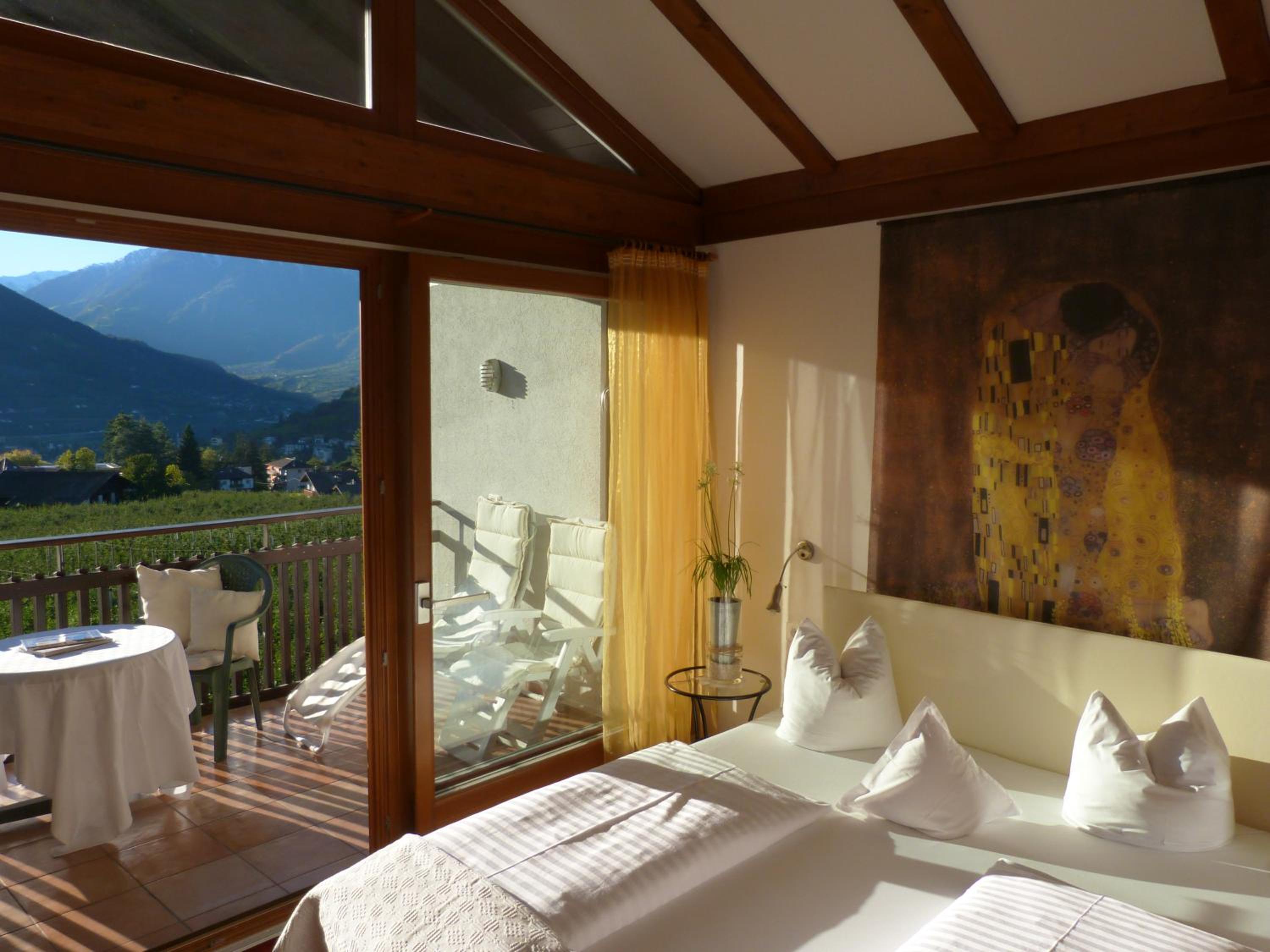 One-Bedroom Apartment with Sofa Bed