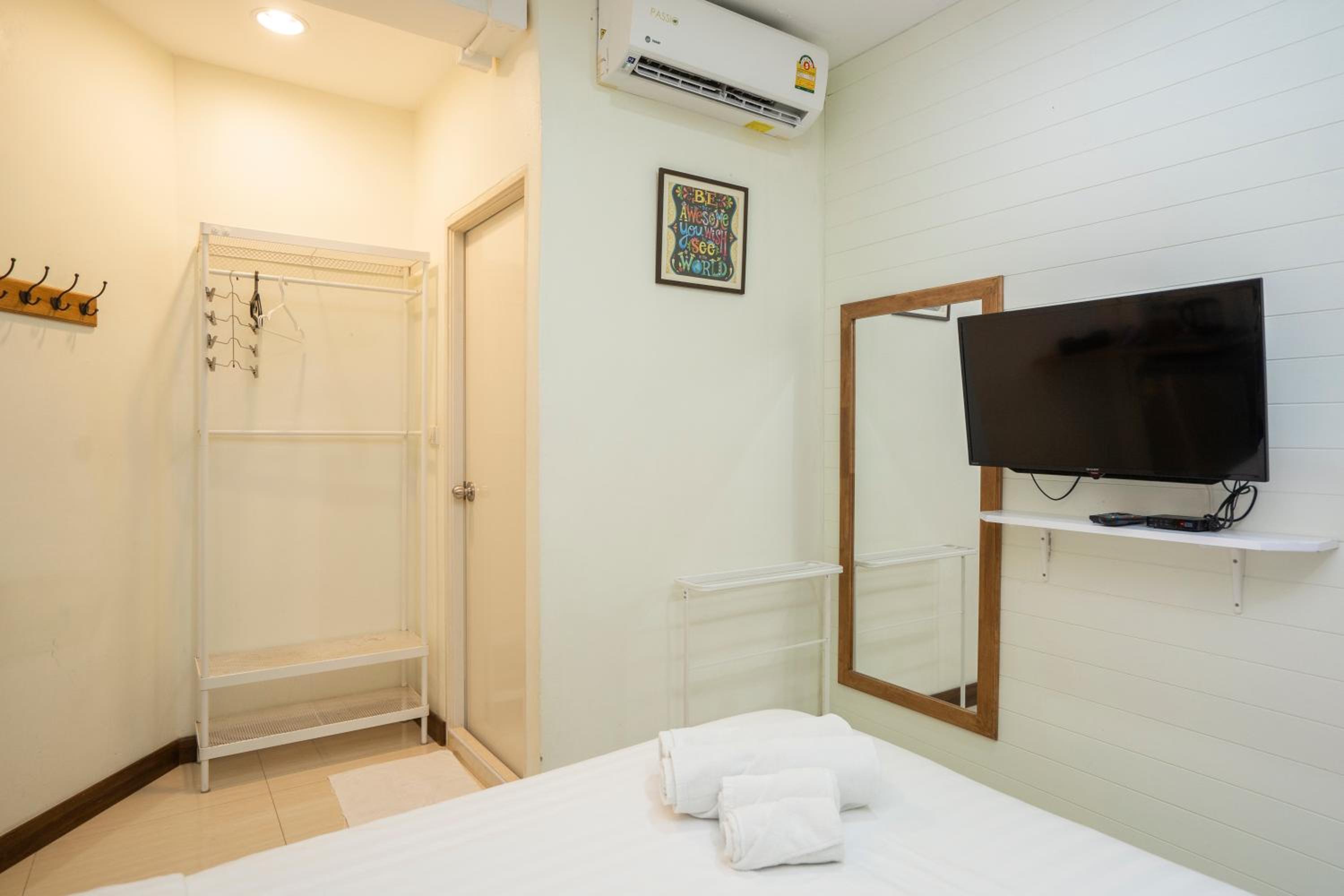 Double Room with Private Bathroom photo 2