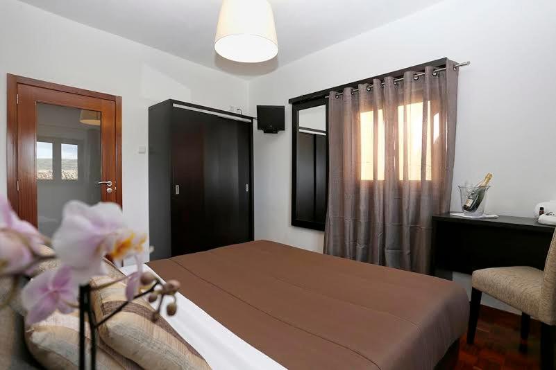 Three-Bedroom House - Photo 3