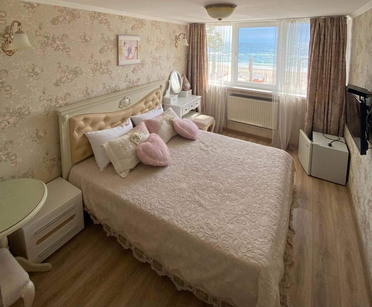 Deluxe Double Room with Sea View photo 1