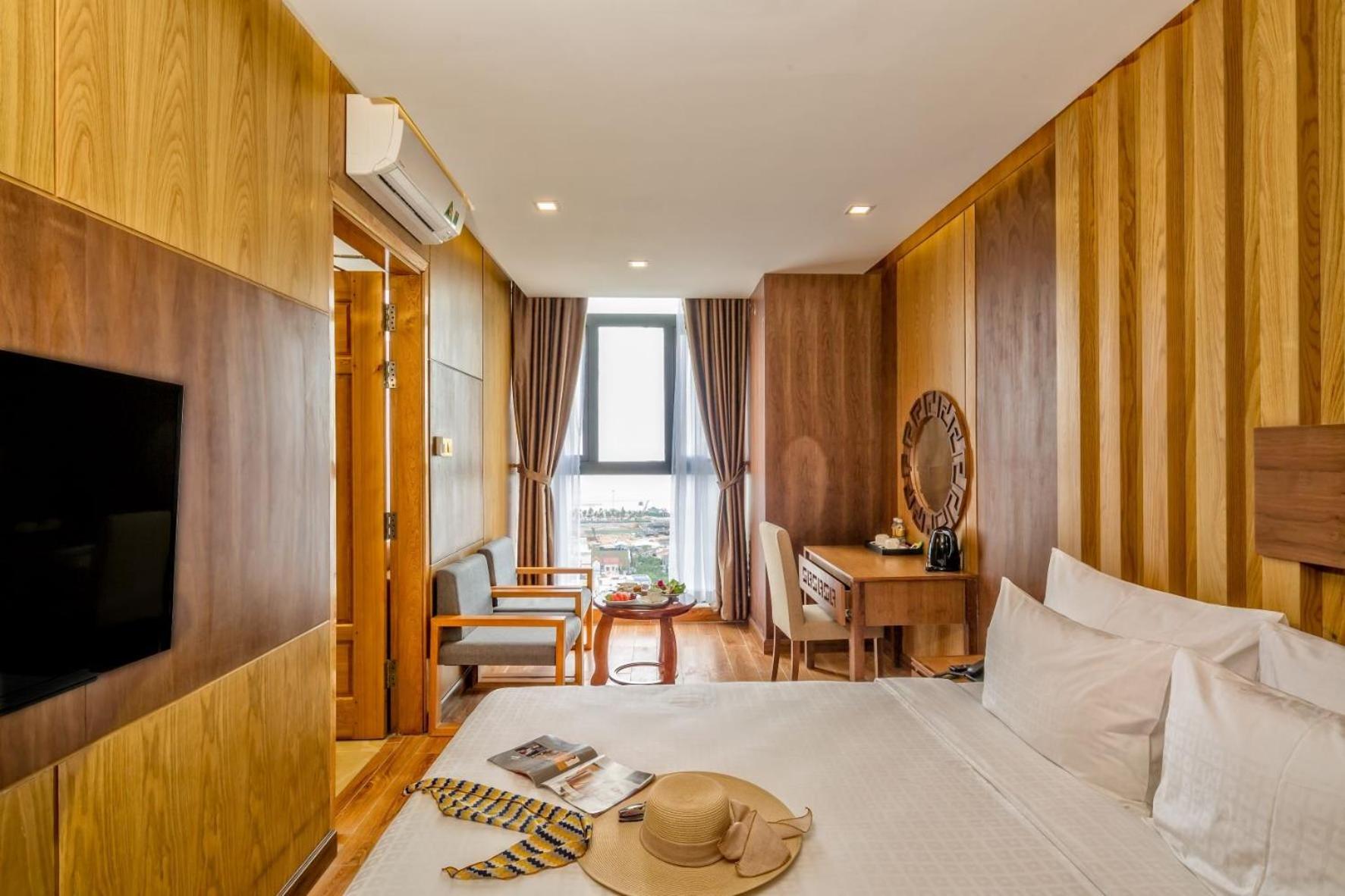Two-Bedroom Suite Sea View with Bathtub - Complimentary Welcome Fruit photo 2