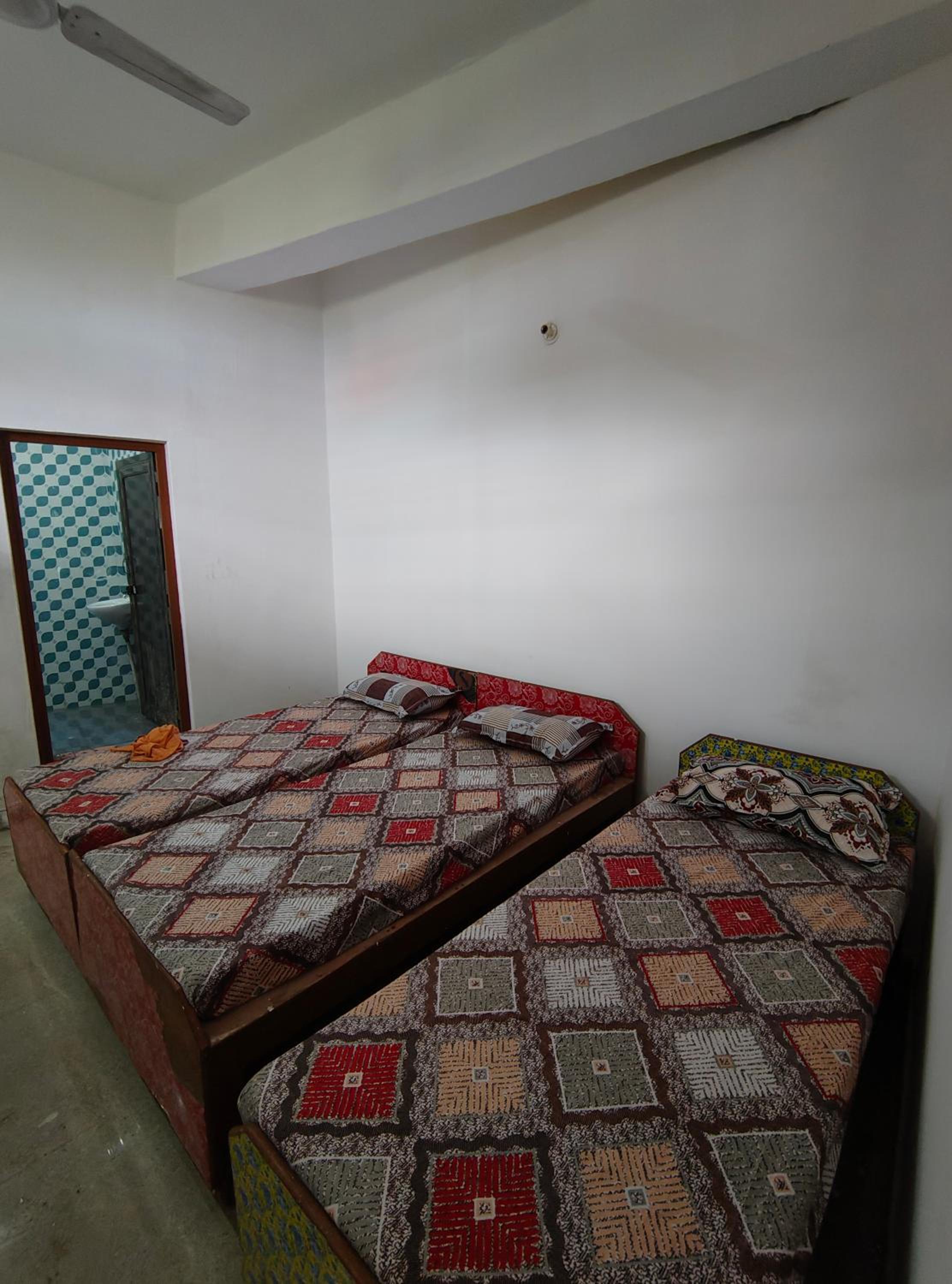 Quadruple Room With Private Bathroom photo 1