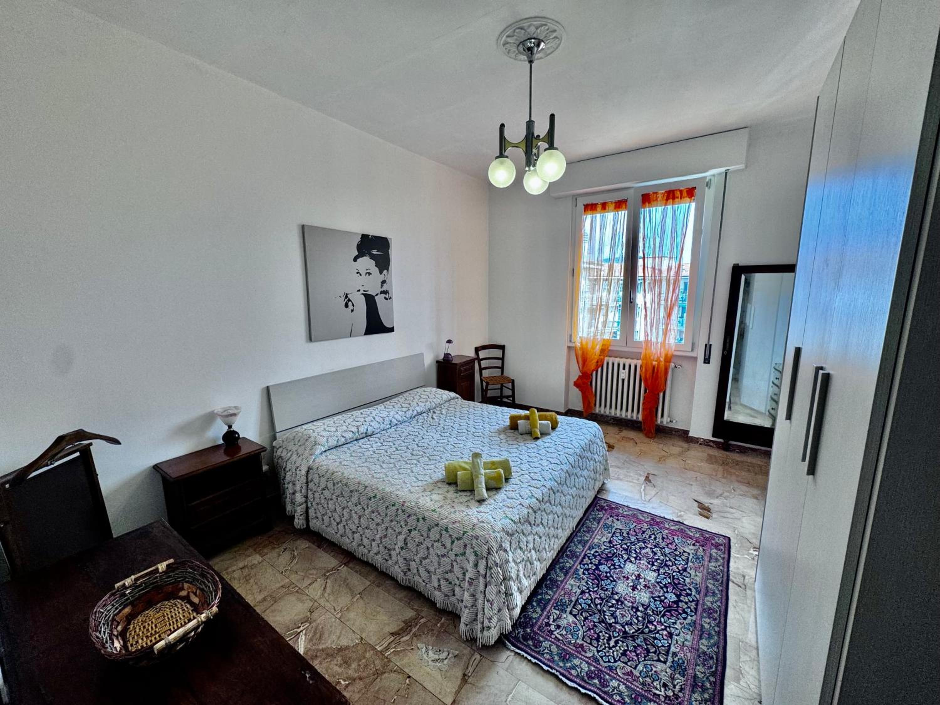 Three-Bedroom Apartment with Balcony photo 1
