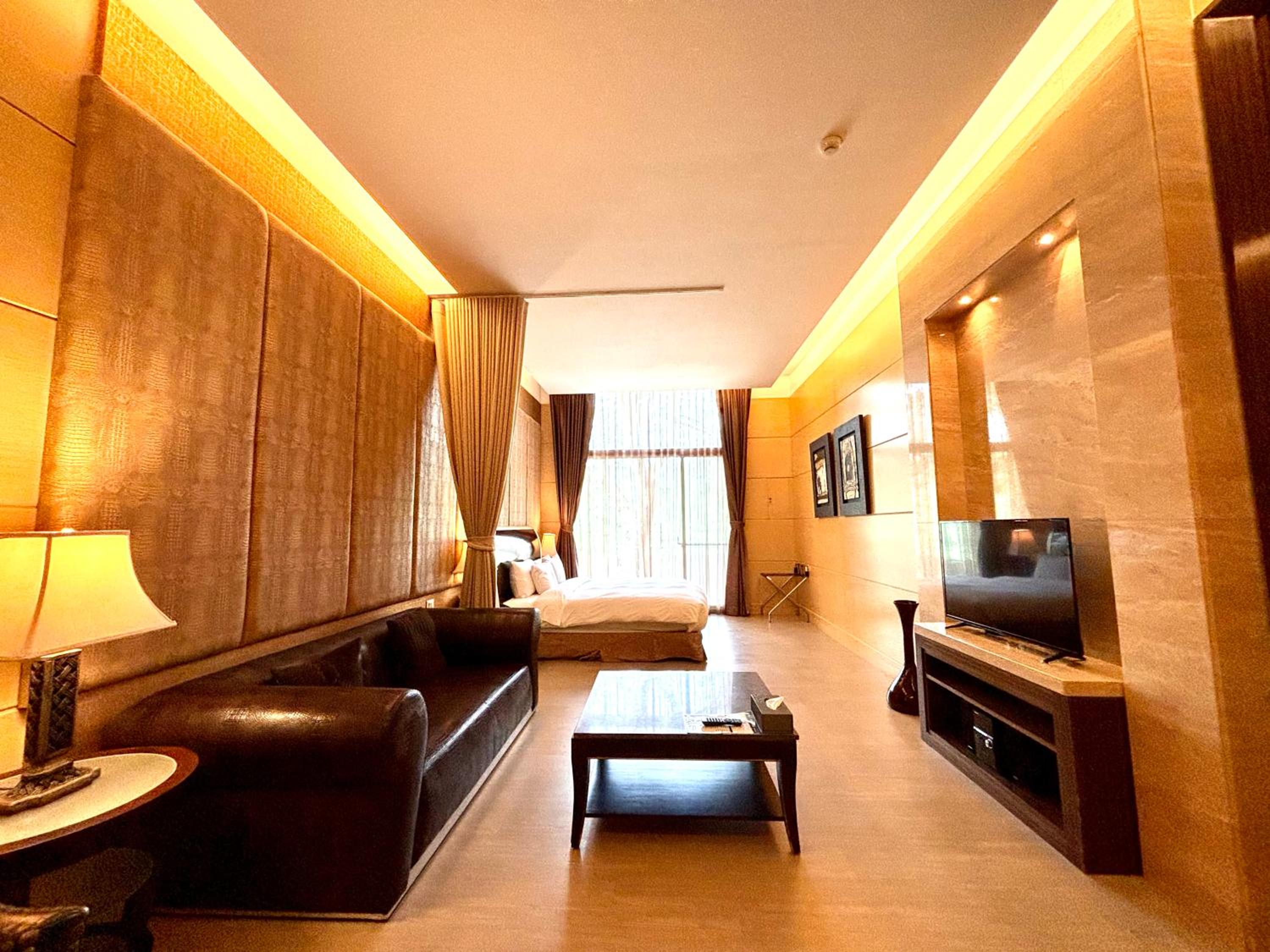 Honeymoon Suite - No Pets Allowed photo 3