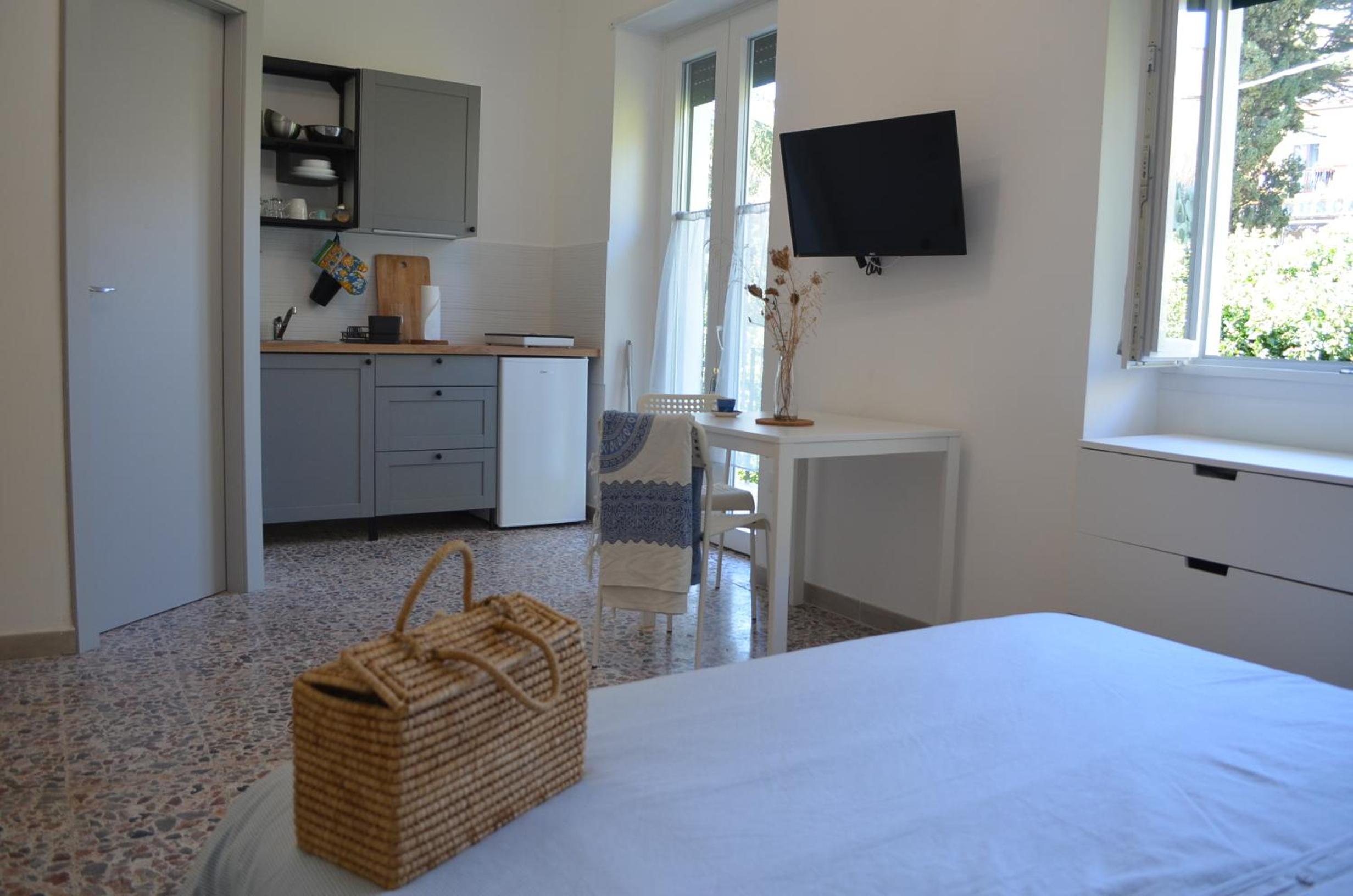 Deluxe Double Room (2 Adults + 1 Child) photo 3
