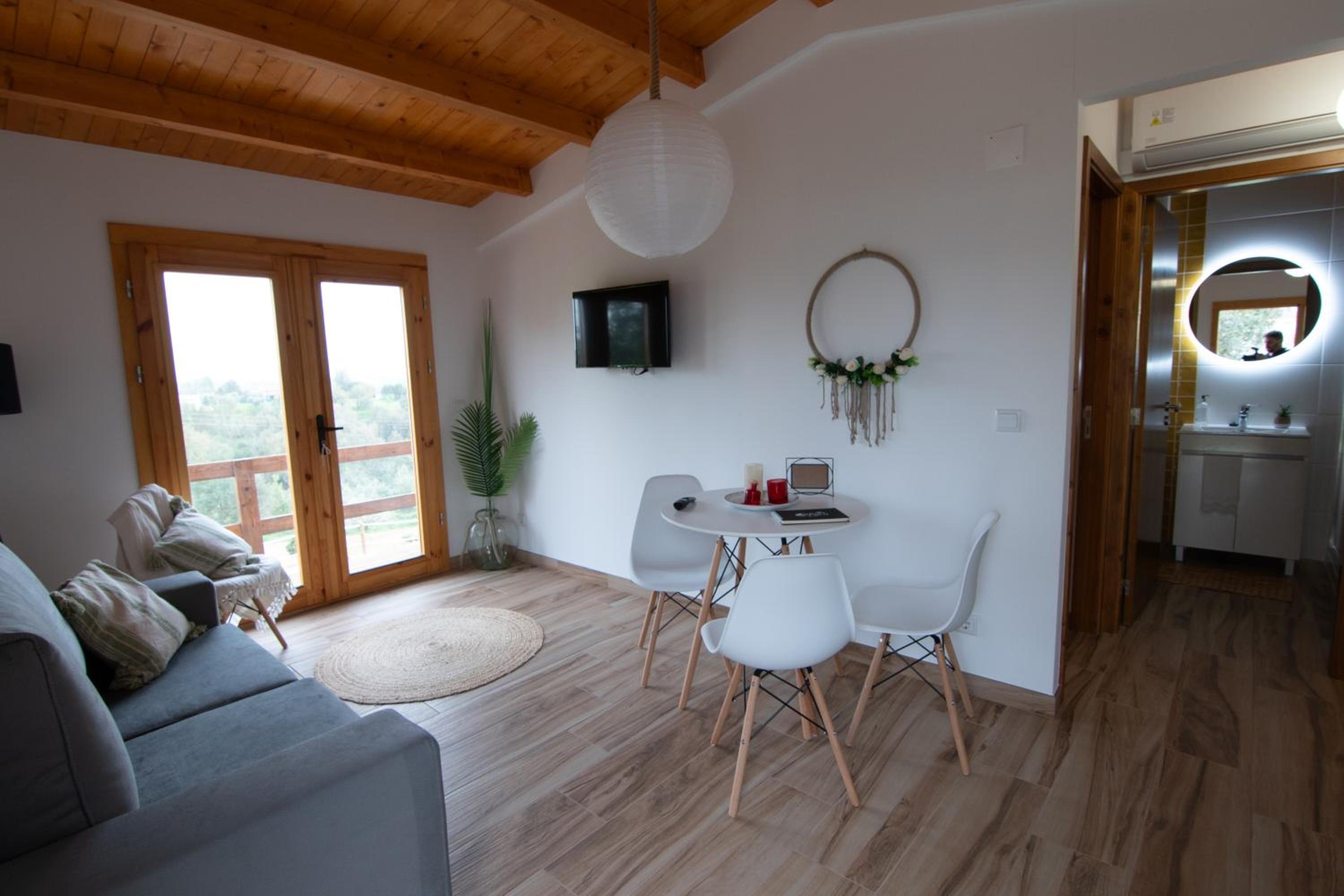One-Bedroom House photo 1