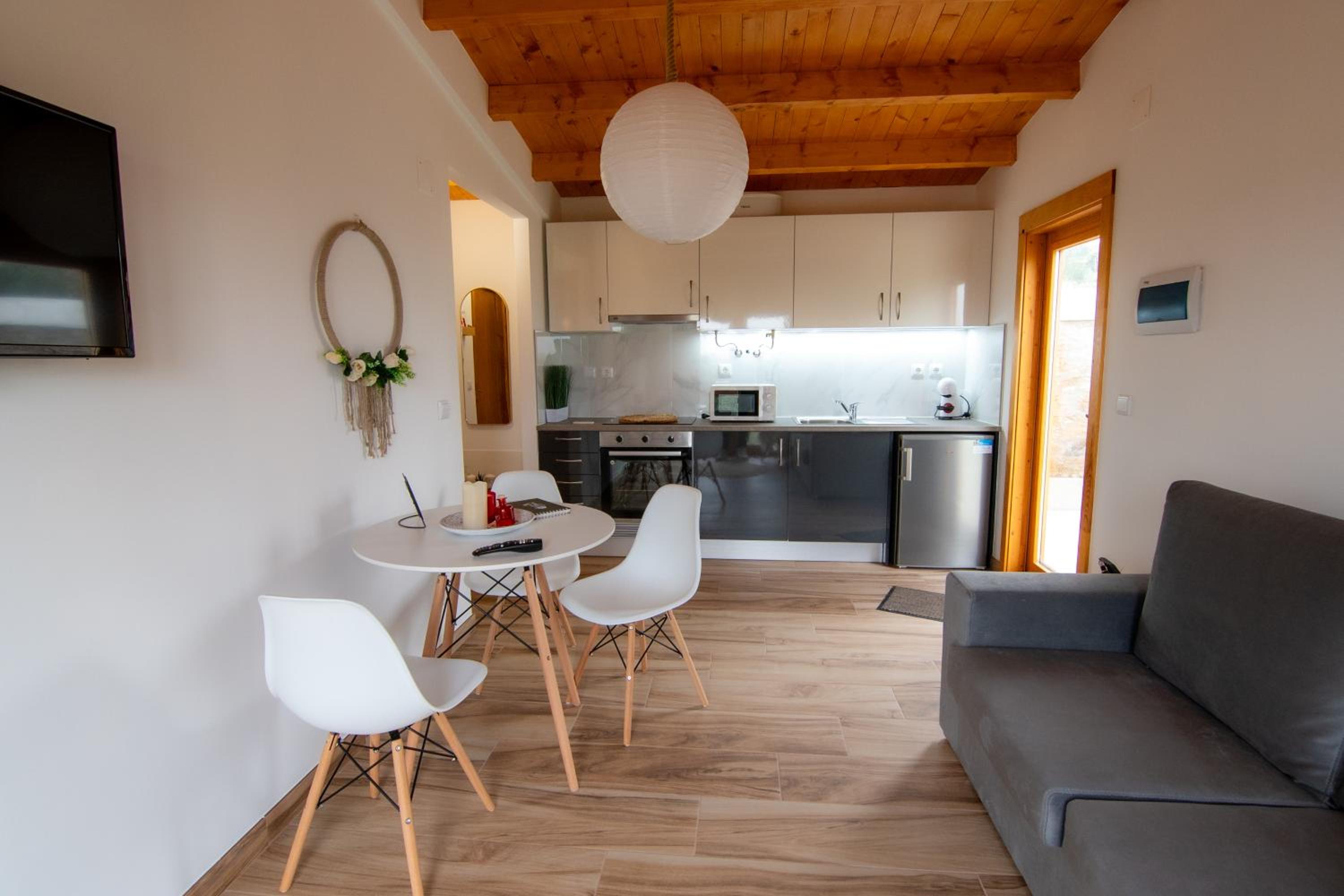 One-Bedroom House photo 2