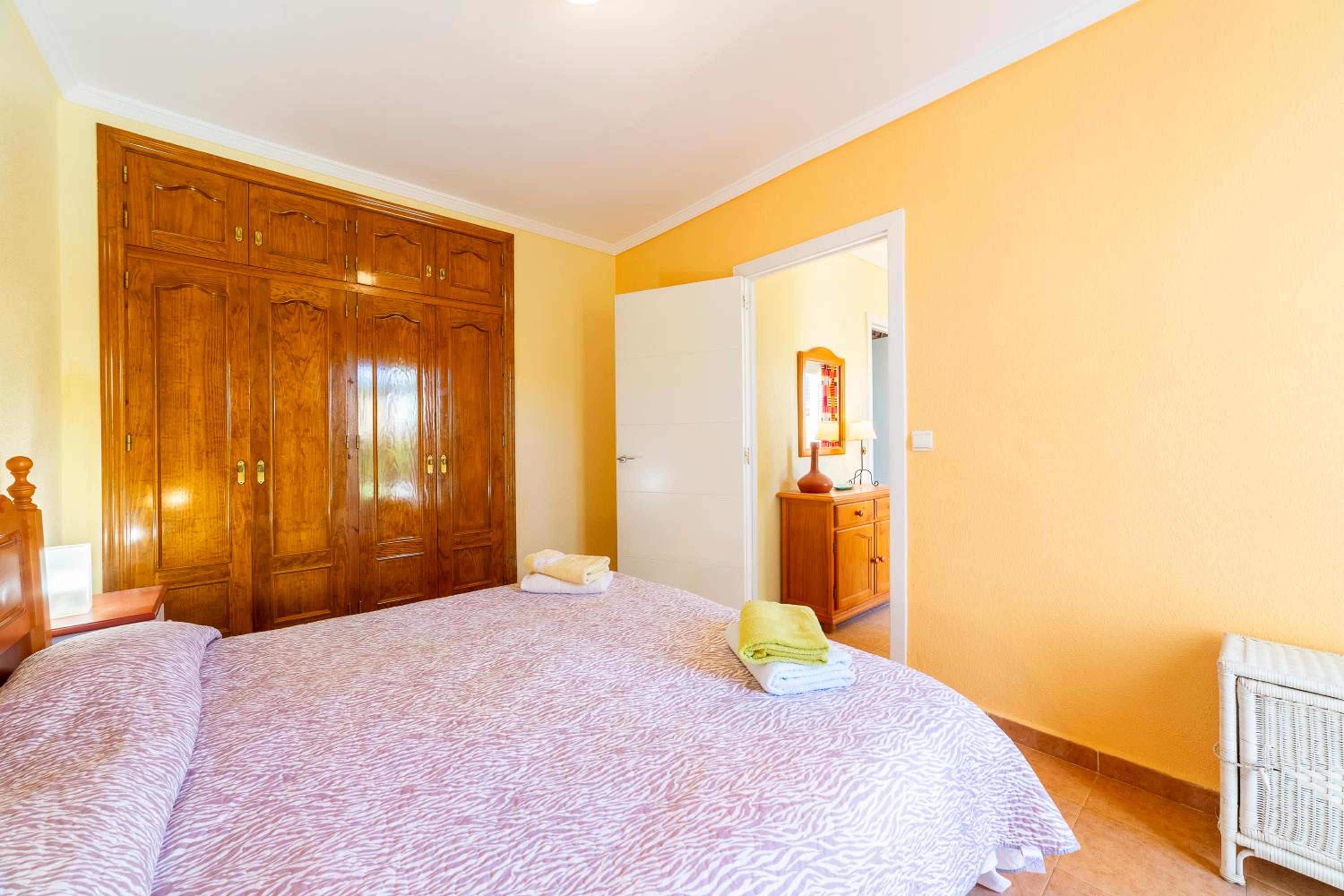 One-Bedroom Apartment with Garden View photo 2