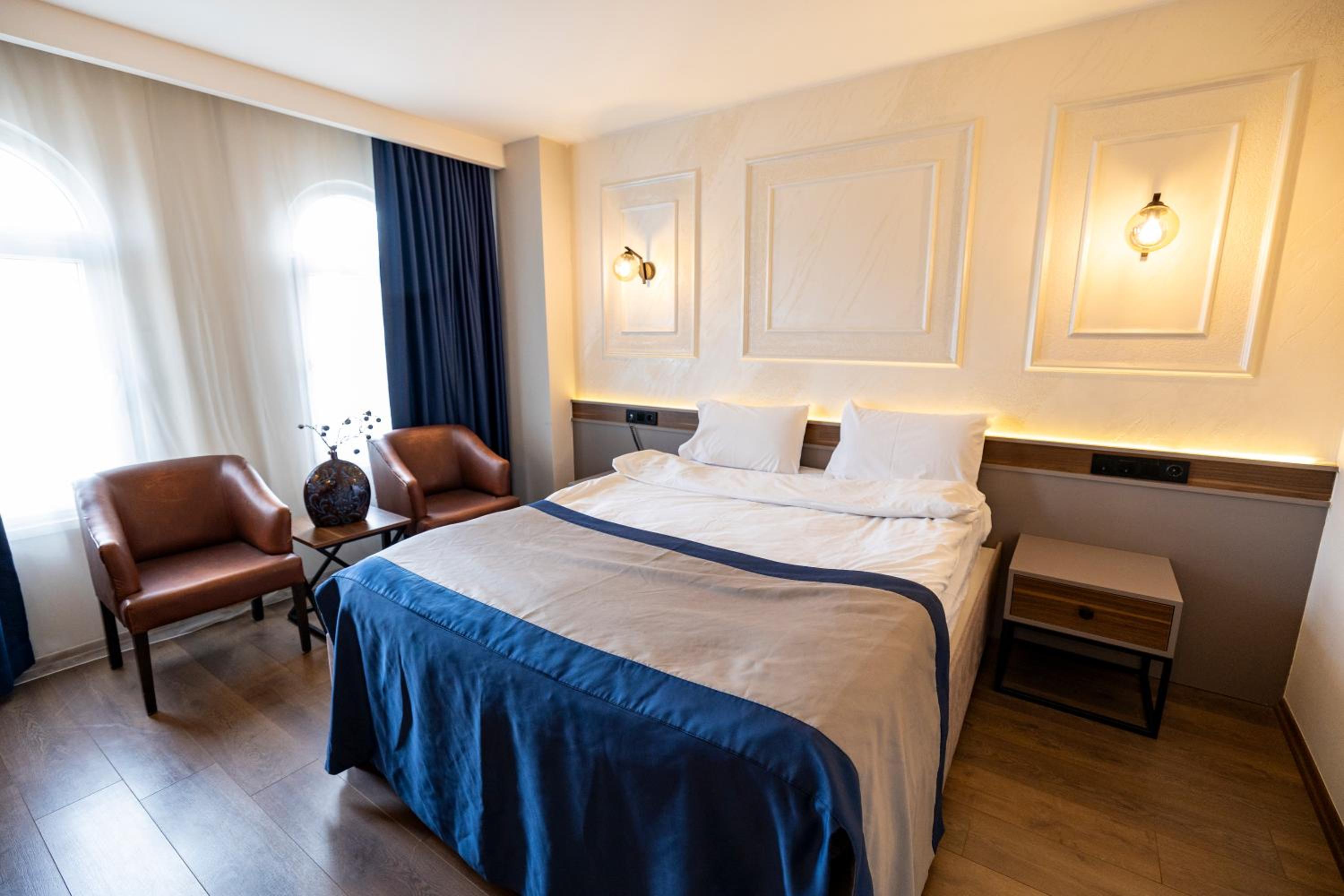 Deluxe Double or Twin Room photo 1