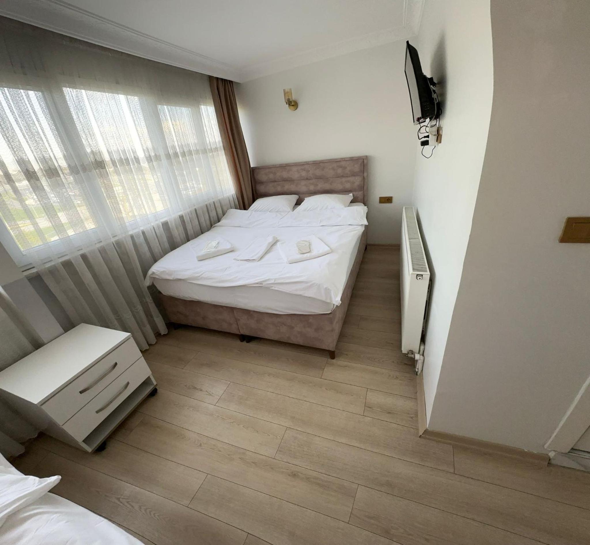 Deluxe Double or Twin Room photo 3
