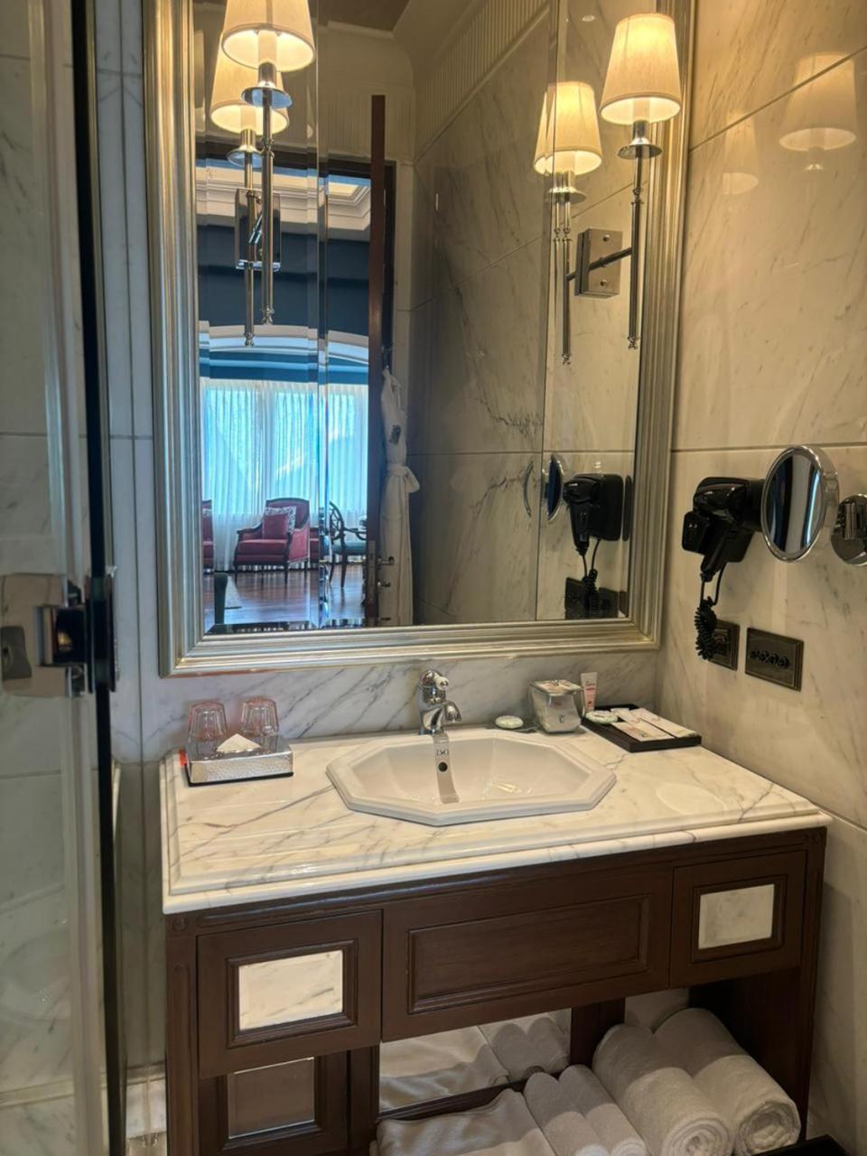 Deluxe Suite photo