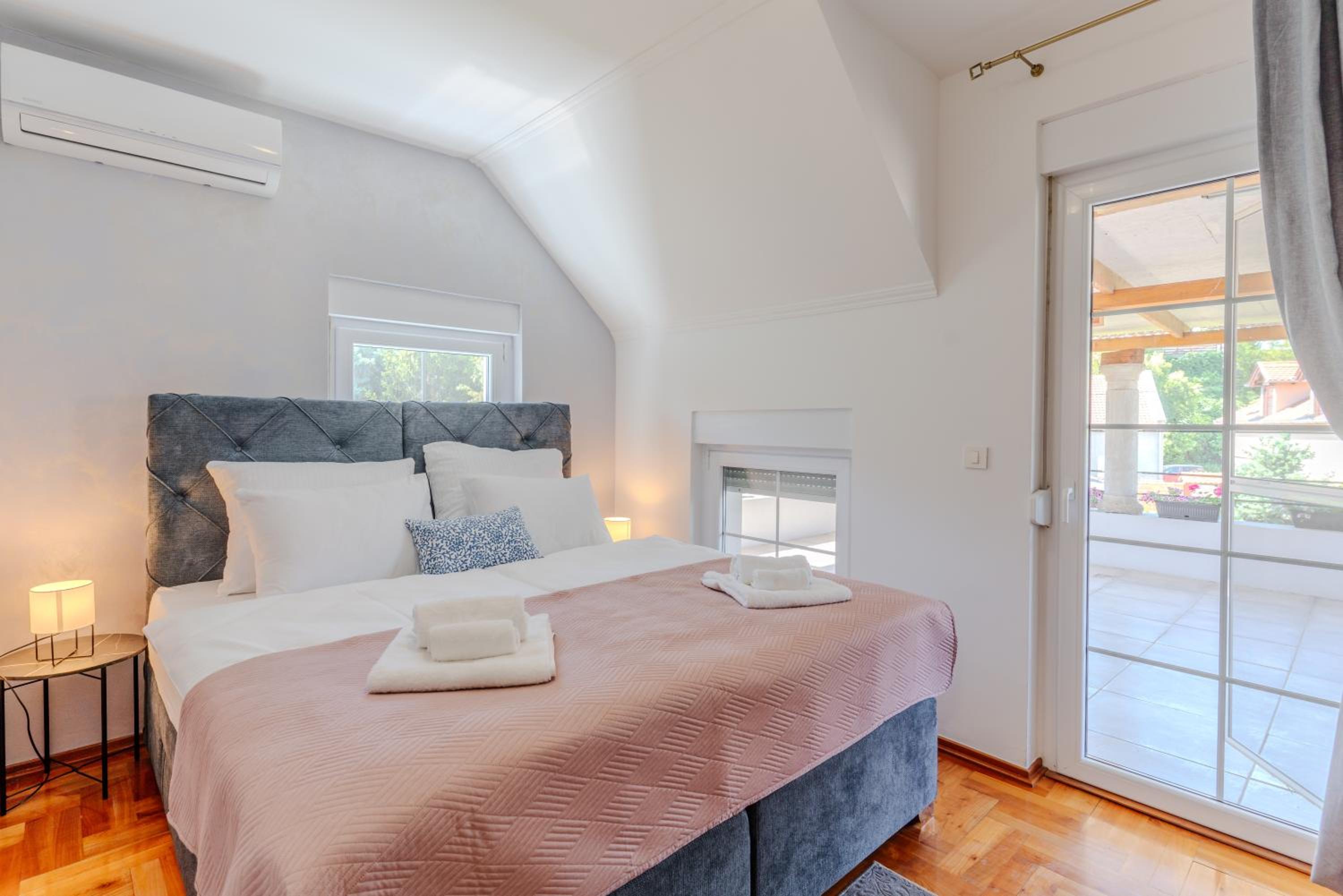 Deluxe Double or Twin Room with Balcony - Photo 1