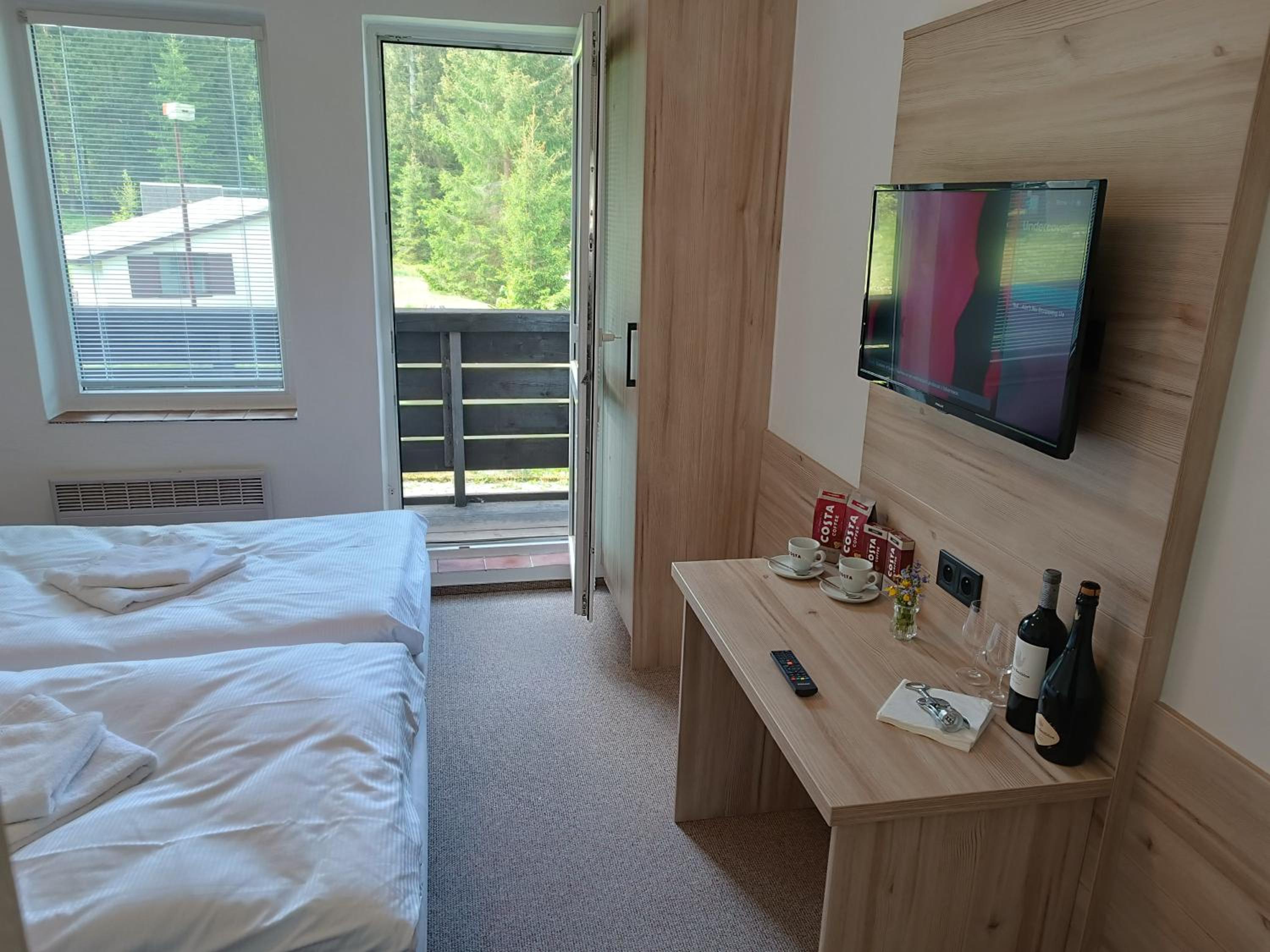 Deluxe Double or Twin Room, photo 7