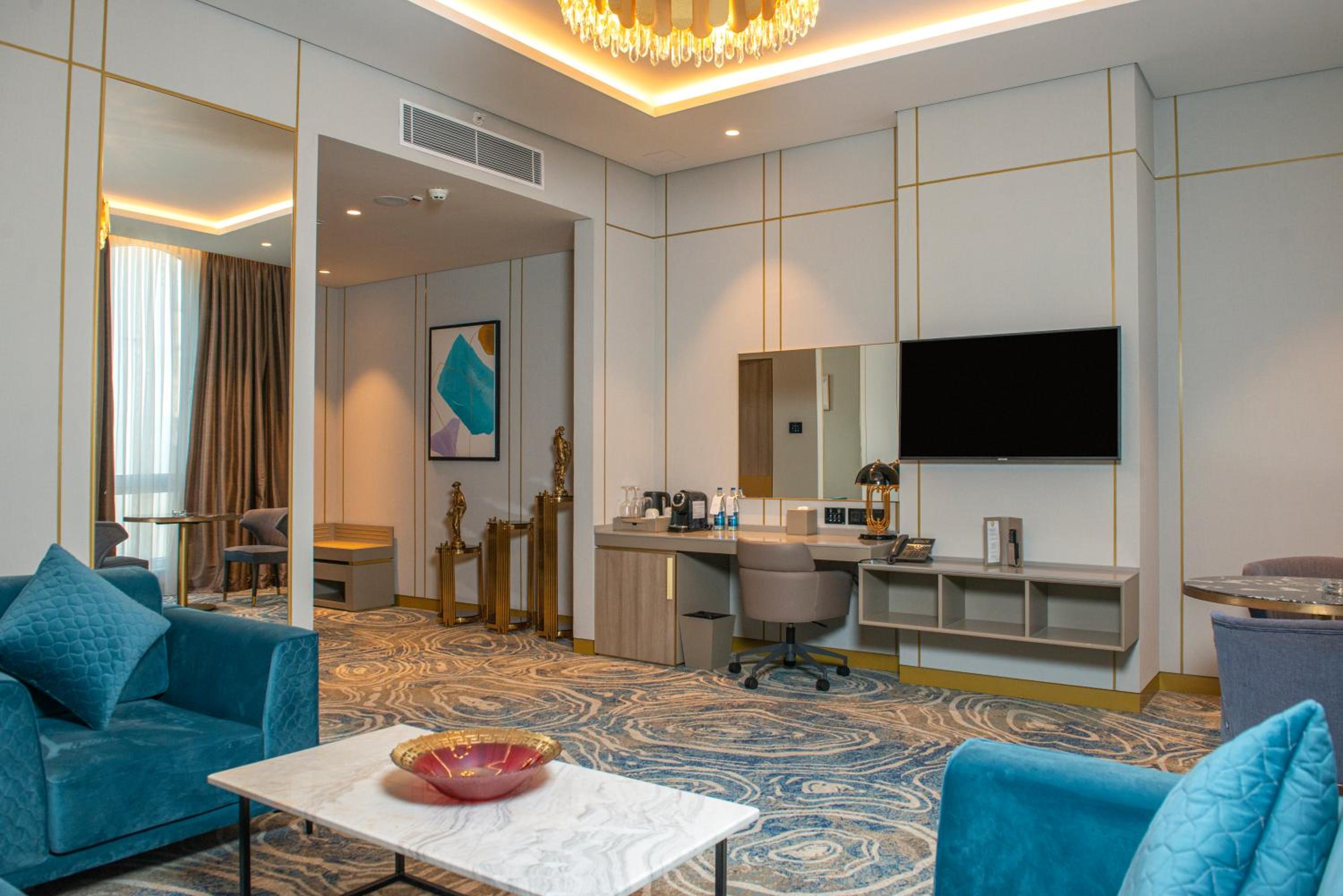Executive King Suite - Smoking - Photo 4