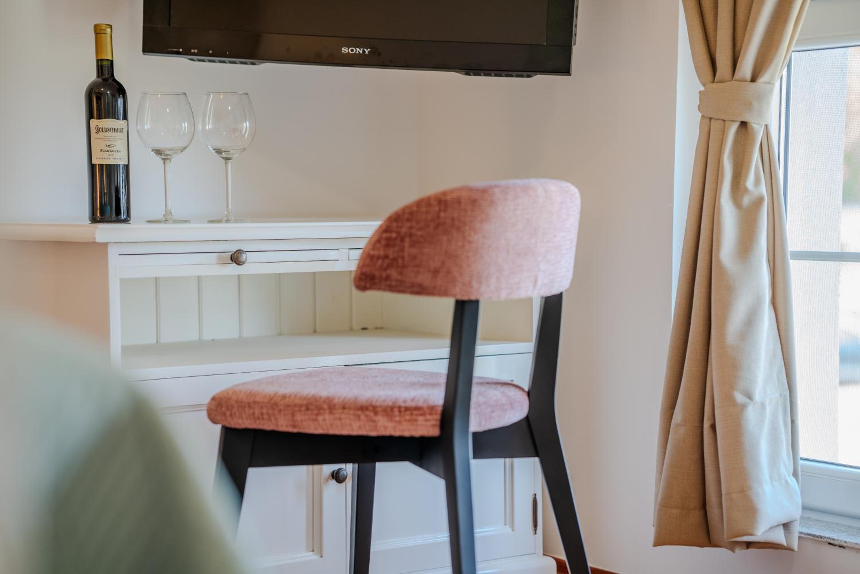 Deluxe Double or Twin Room with River View photo 3