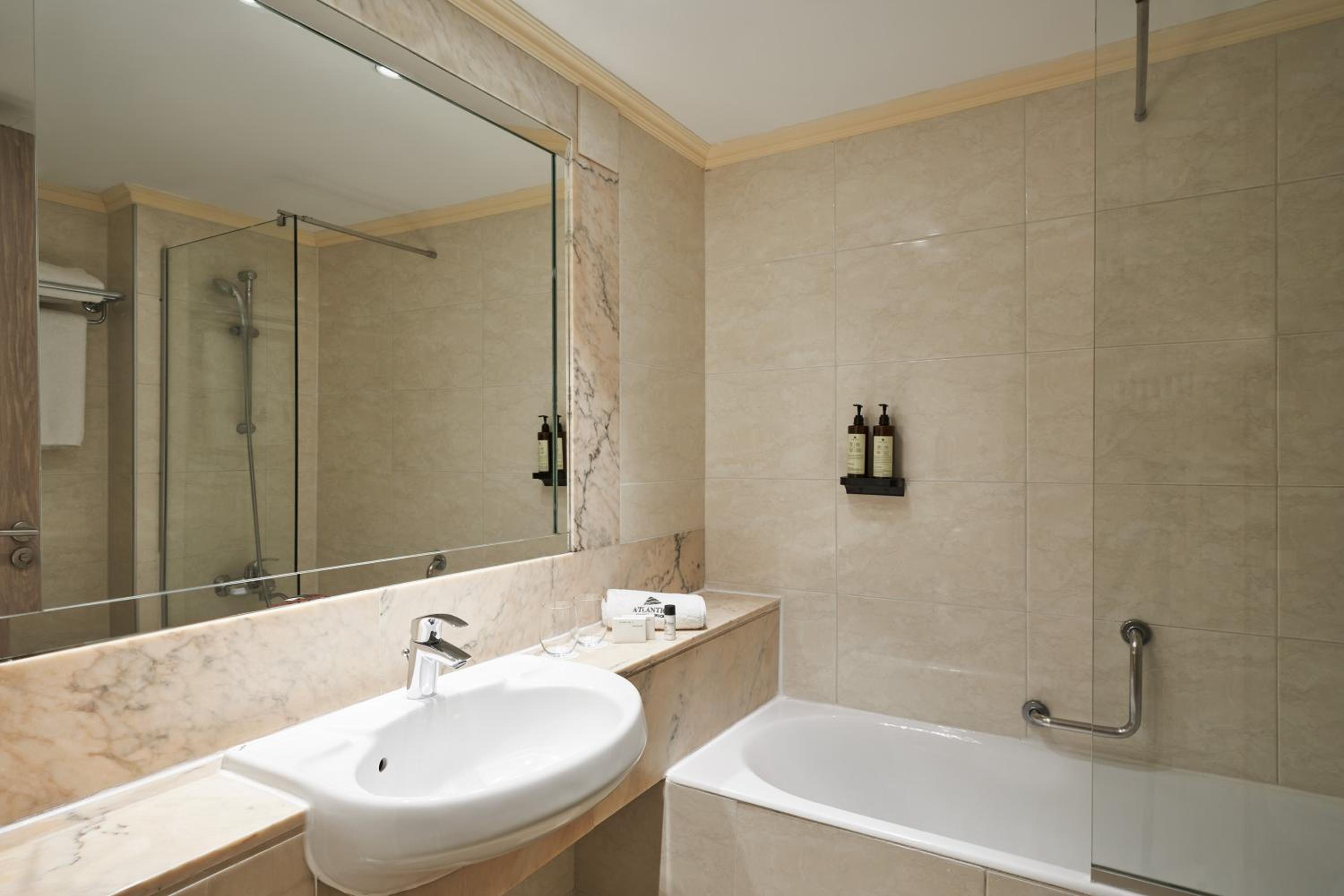 Twin/Double Room Inland View photo 3