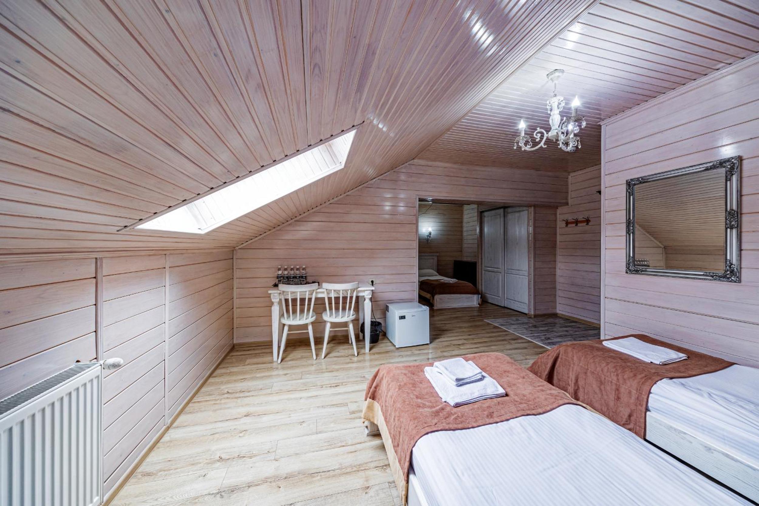 Family Room (Attic) photo 2