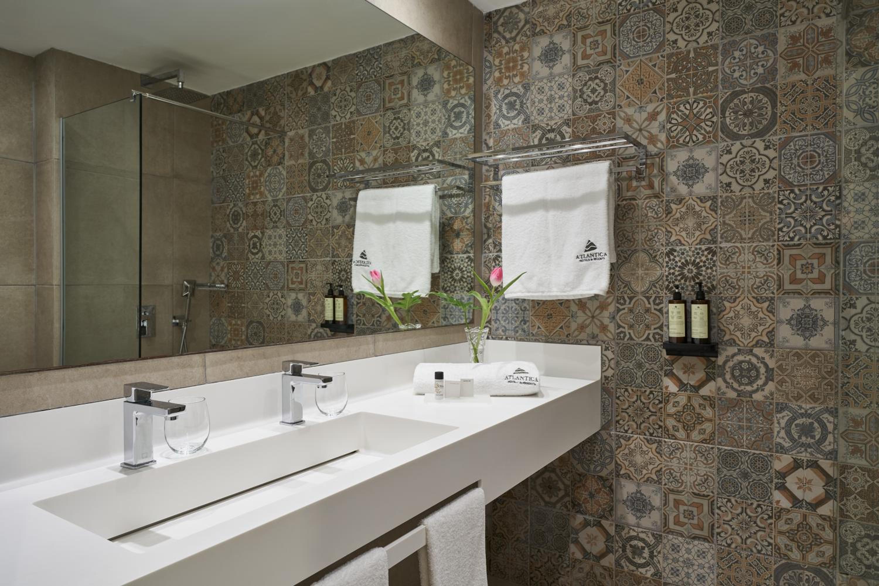 Twin/Double Room Inland View