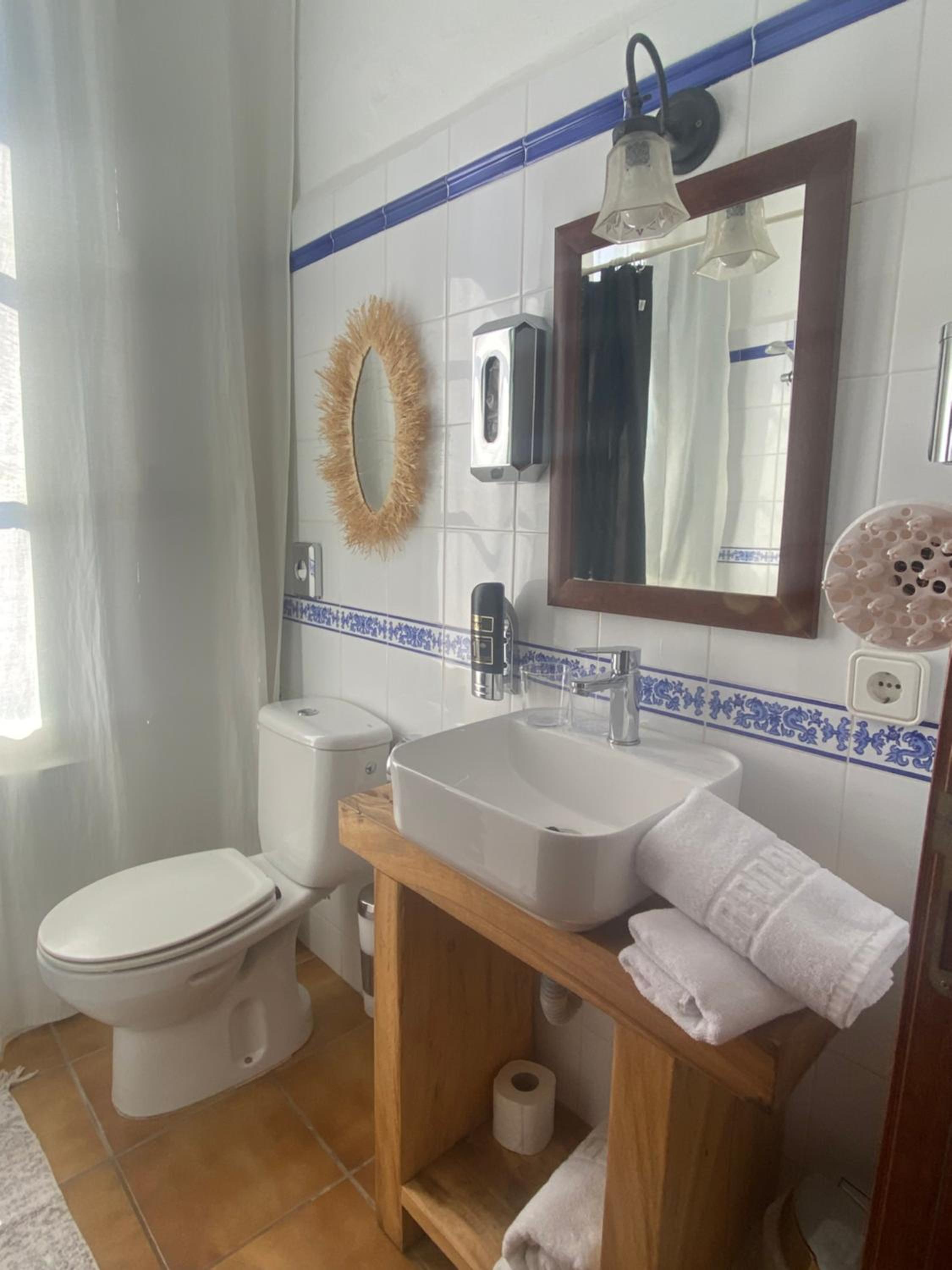 Double or Twin Room with Extra Bed photo 2