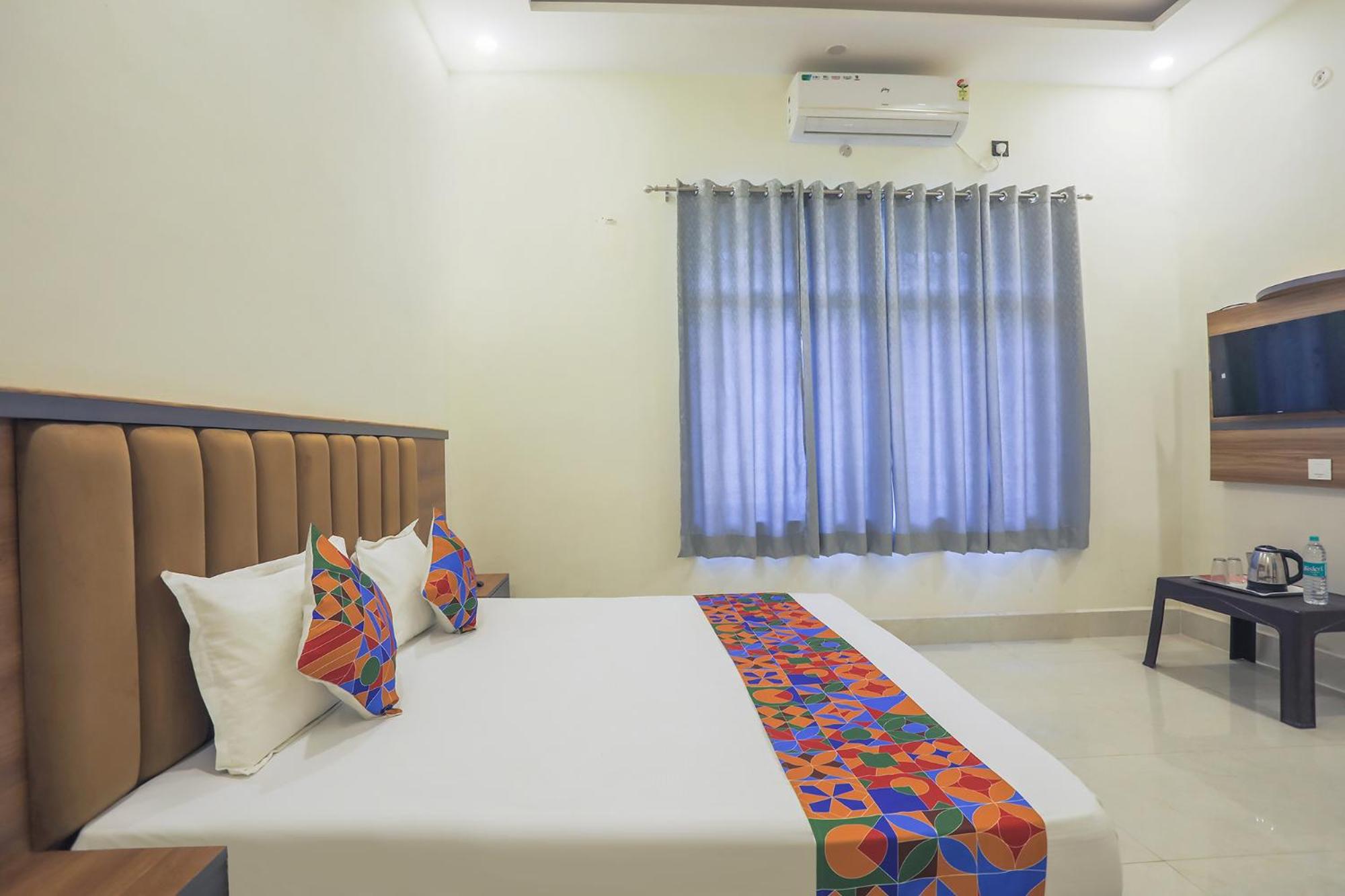 Deluxe Room - Photo 4