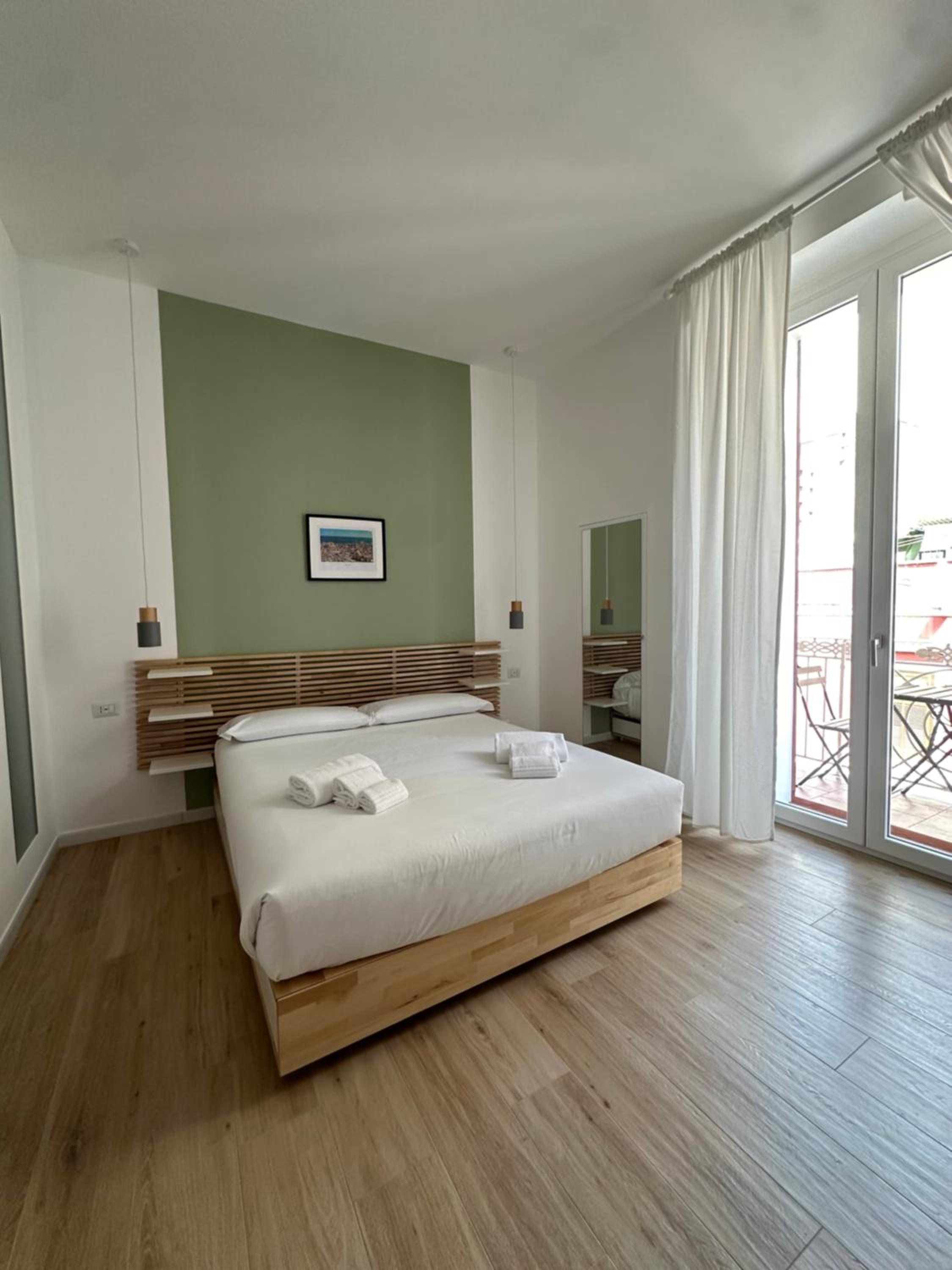 Deluxe One-Bedroom Apartment