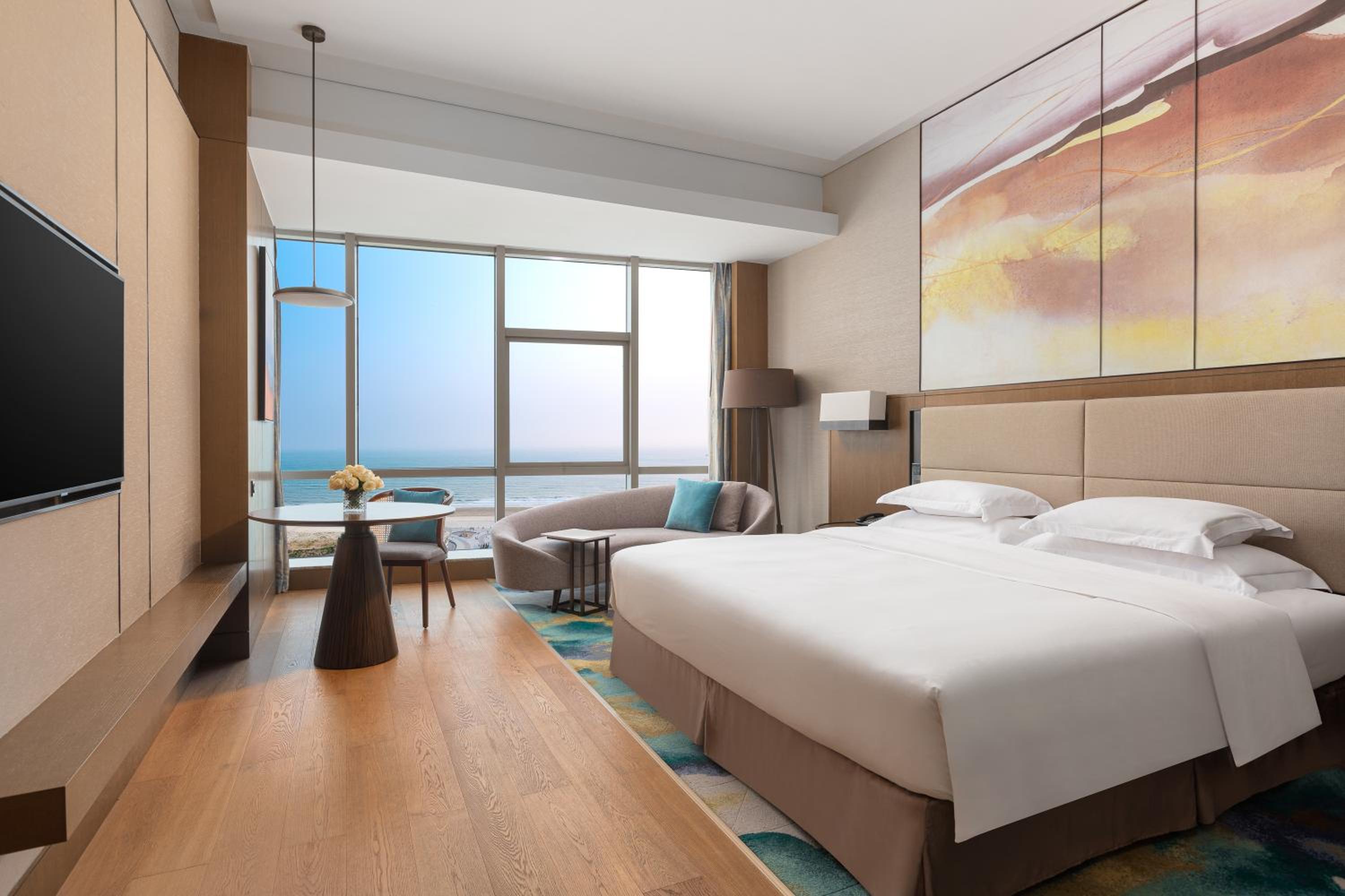 Standard King Room With Ocean View -High Floor - Photo 1