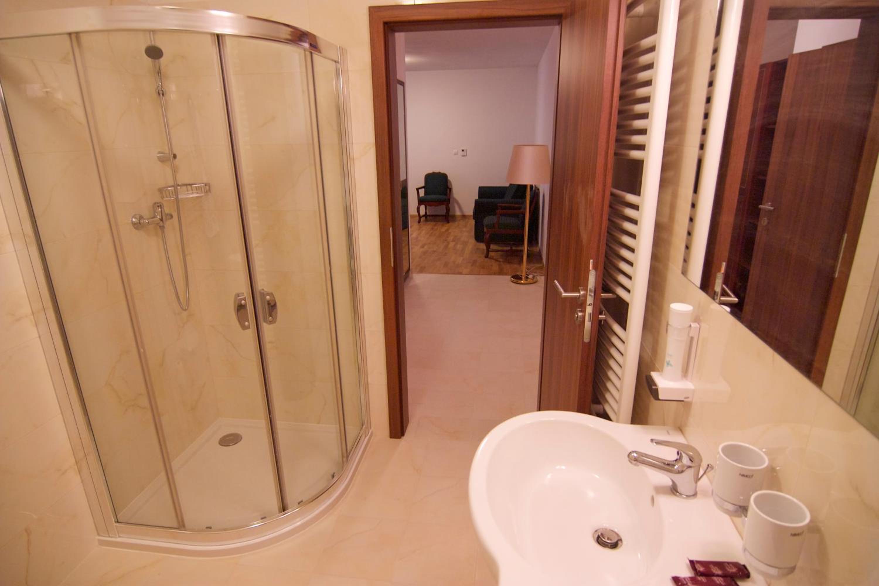 Double or Twin Room - Photo 2