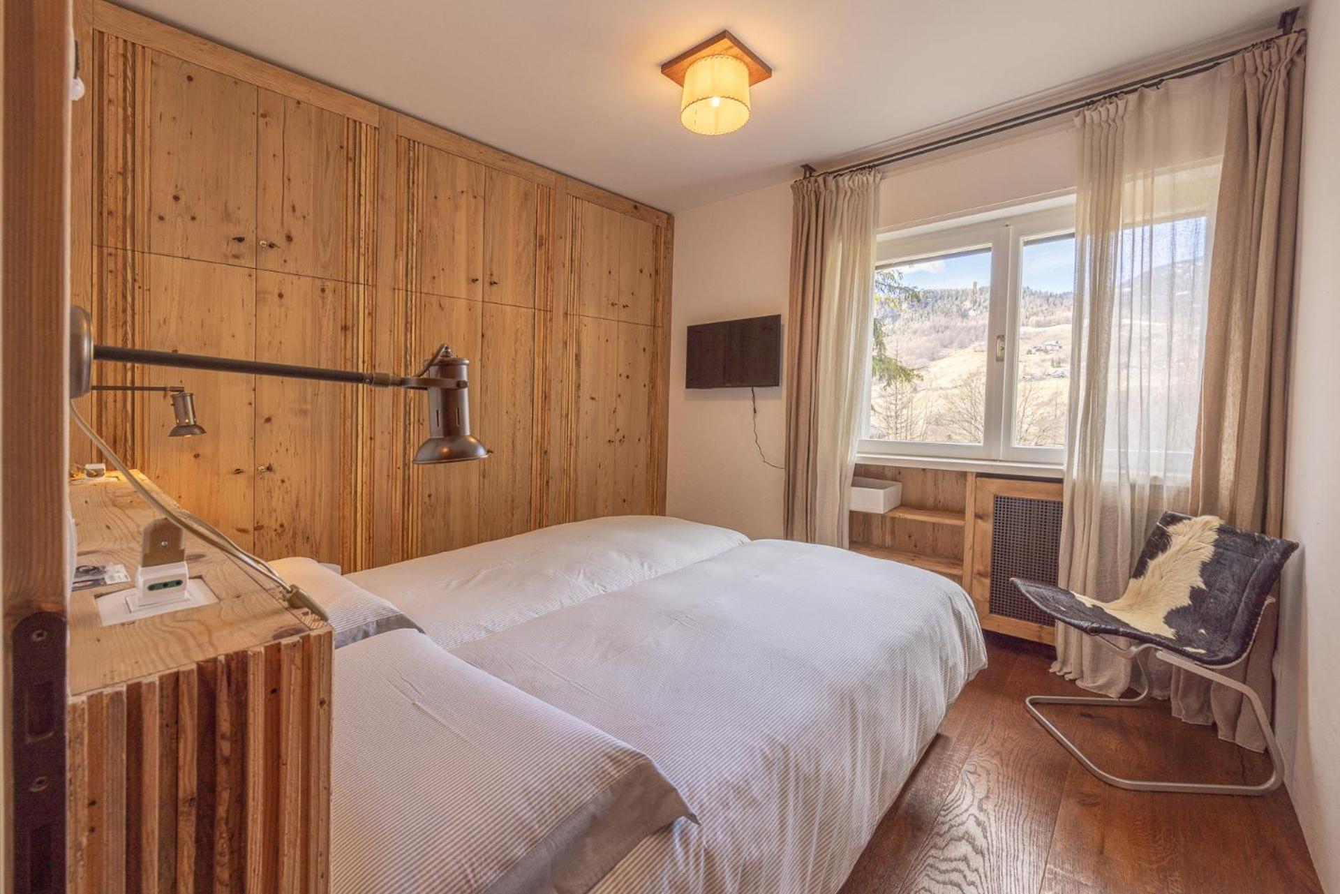 Two-Bedroom Apartment with Terrace photo 2
