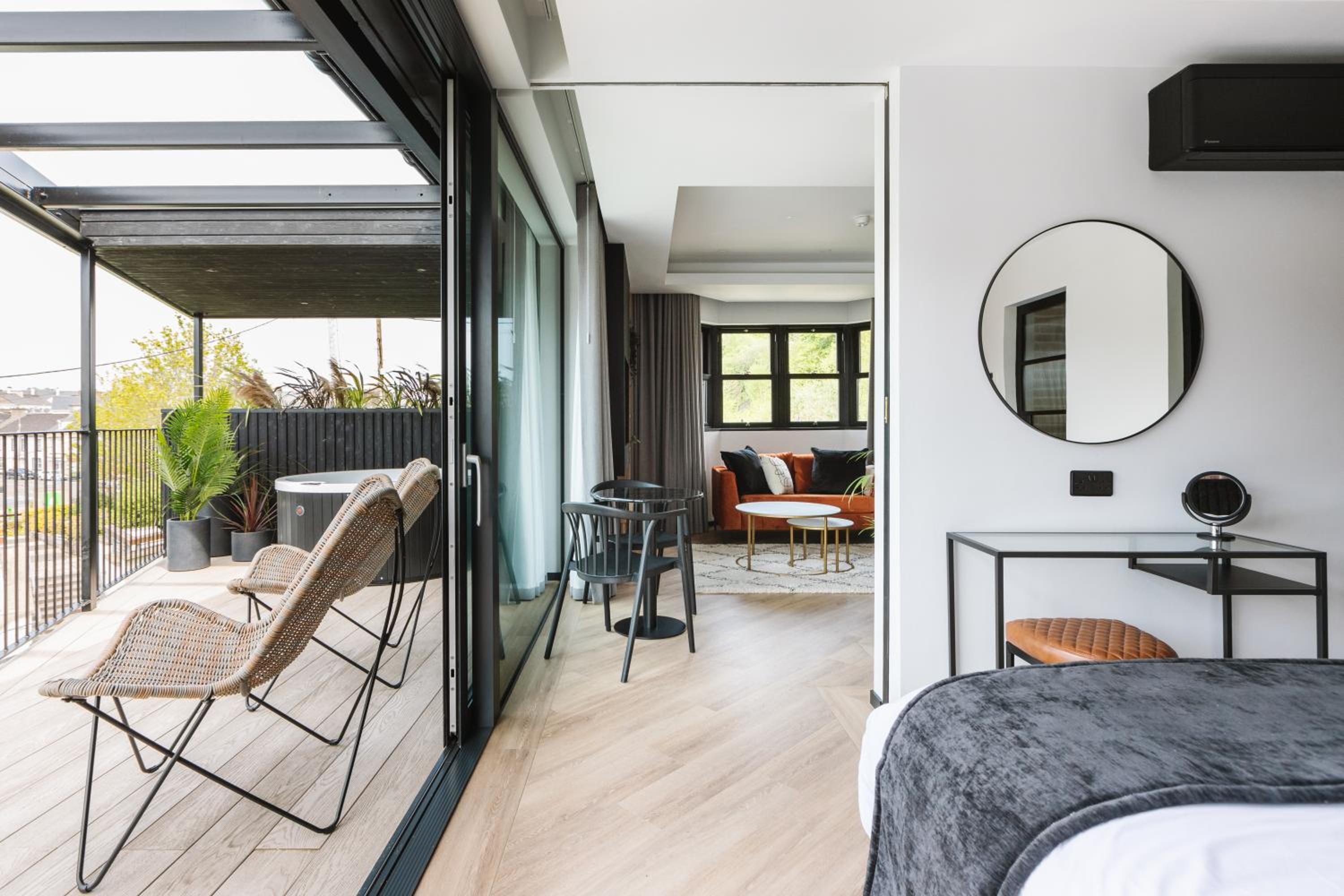 Deluxe Double Room with Balcony and Sea View photo 3