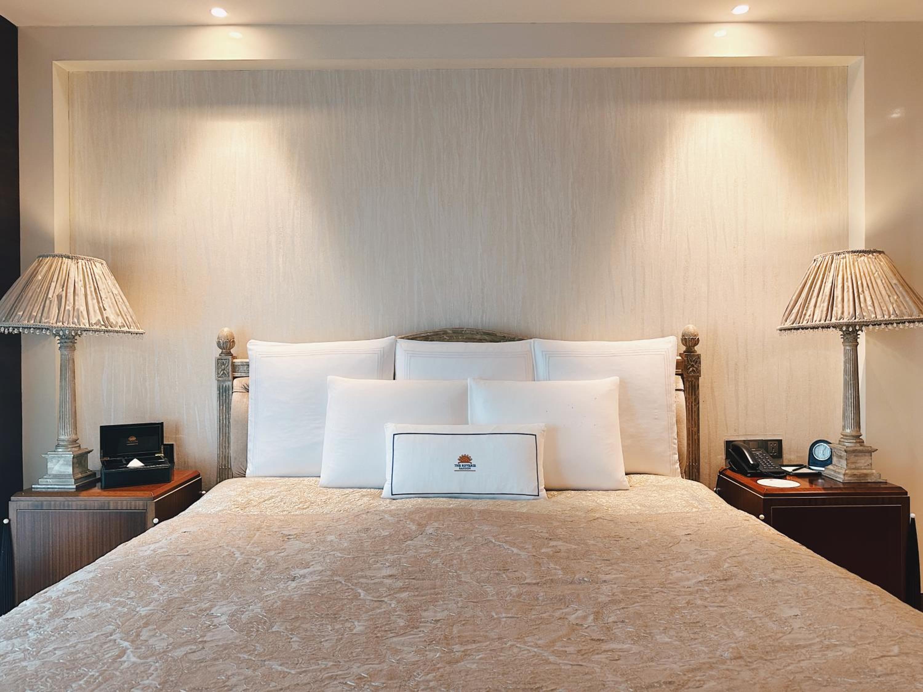 Executive Suite High Floor with Executive Lounge Access photo 3