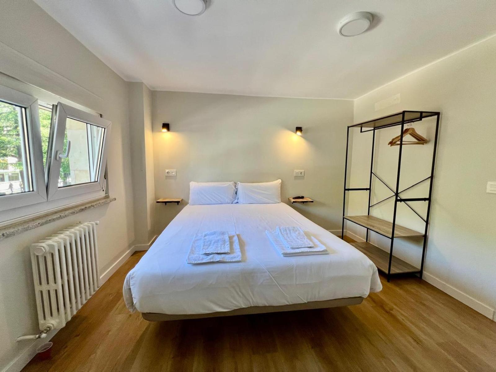 Double Room - Photo 16