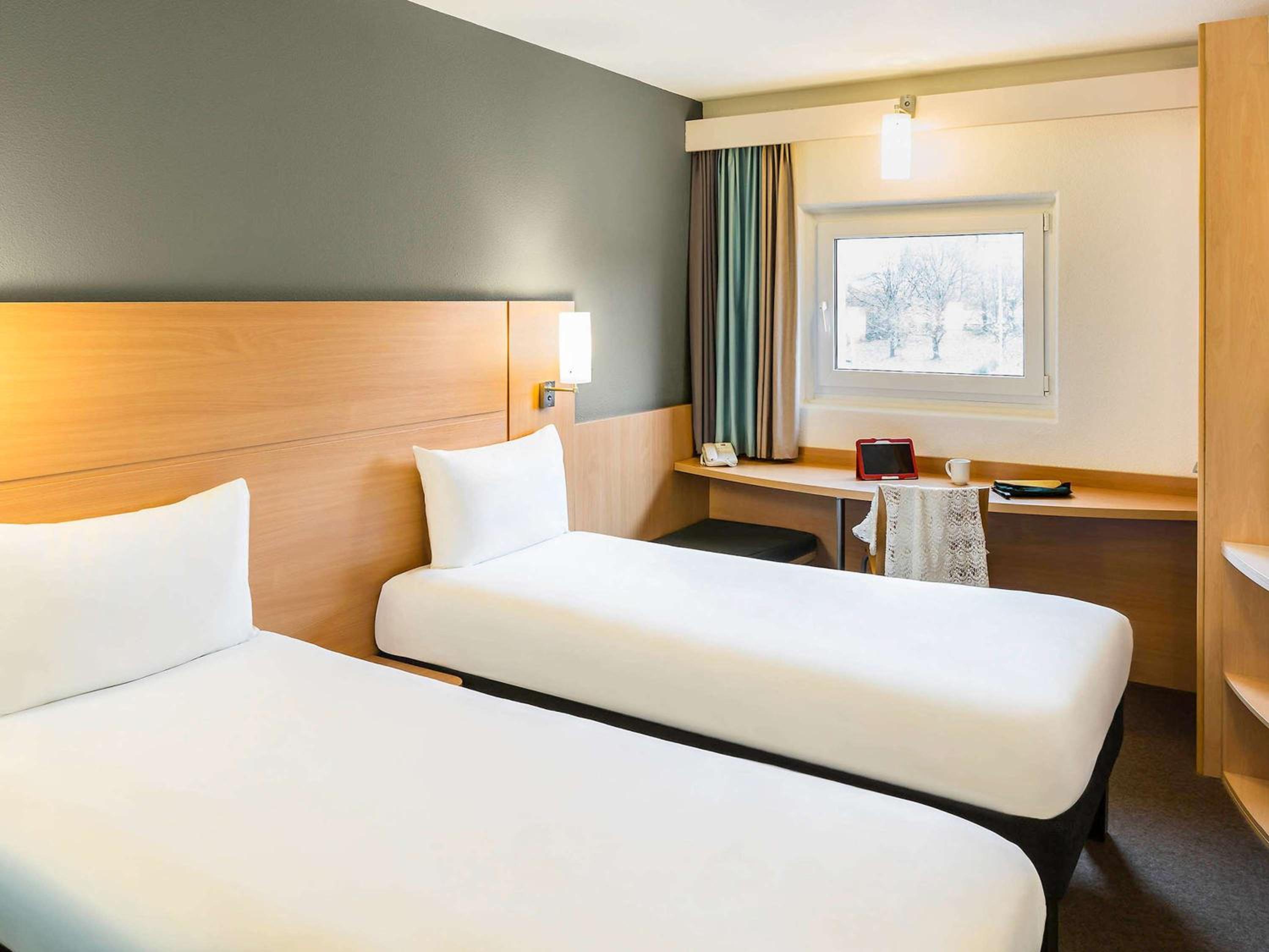 Standard Twin Room - Photo 1