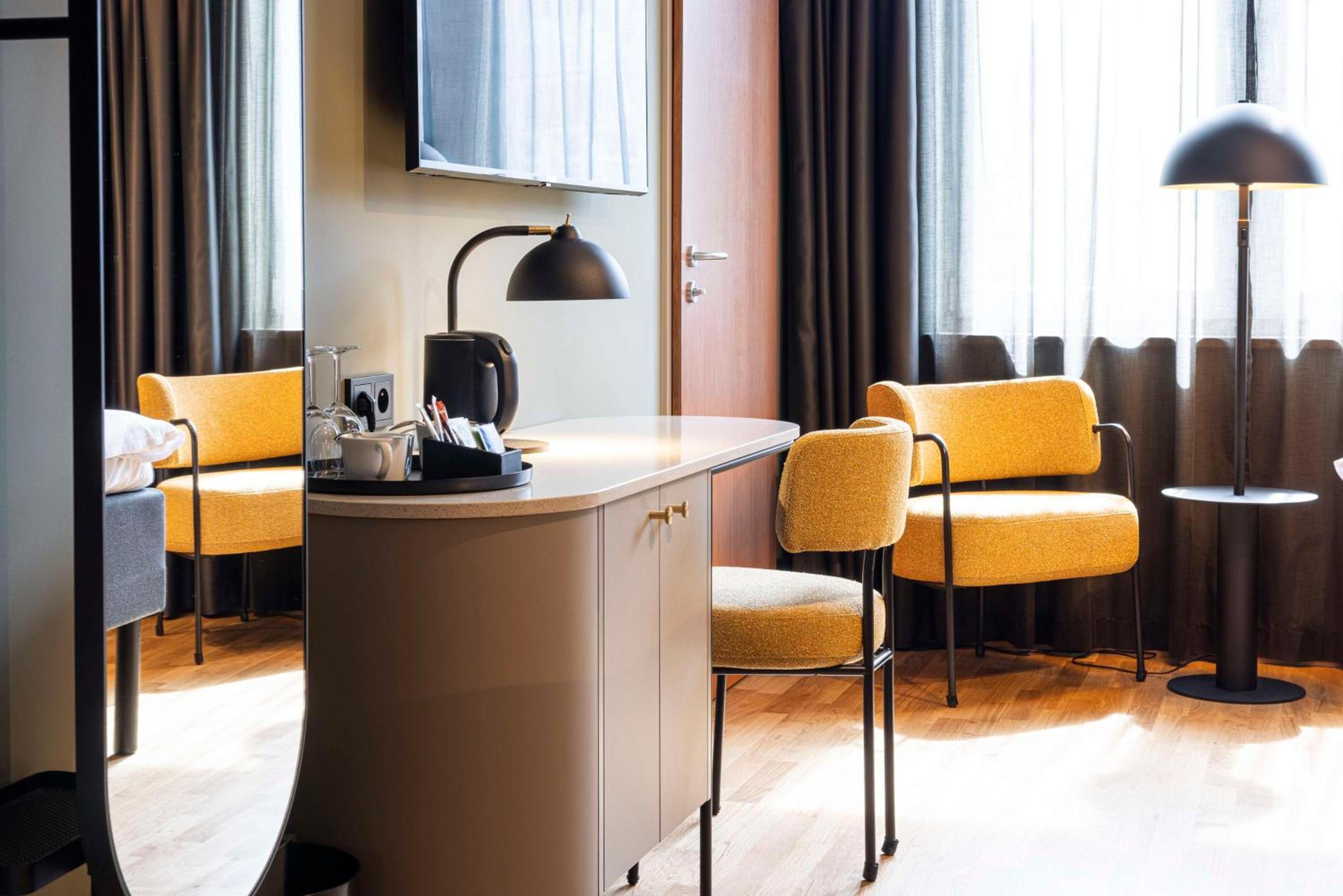 Superior King Room - Photo 3