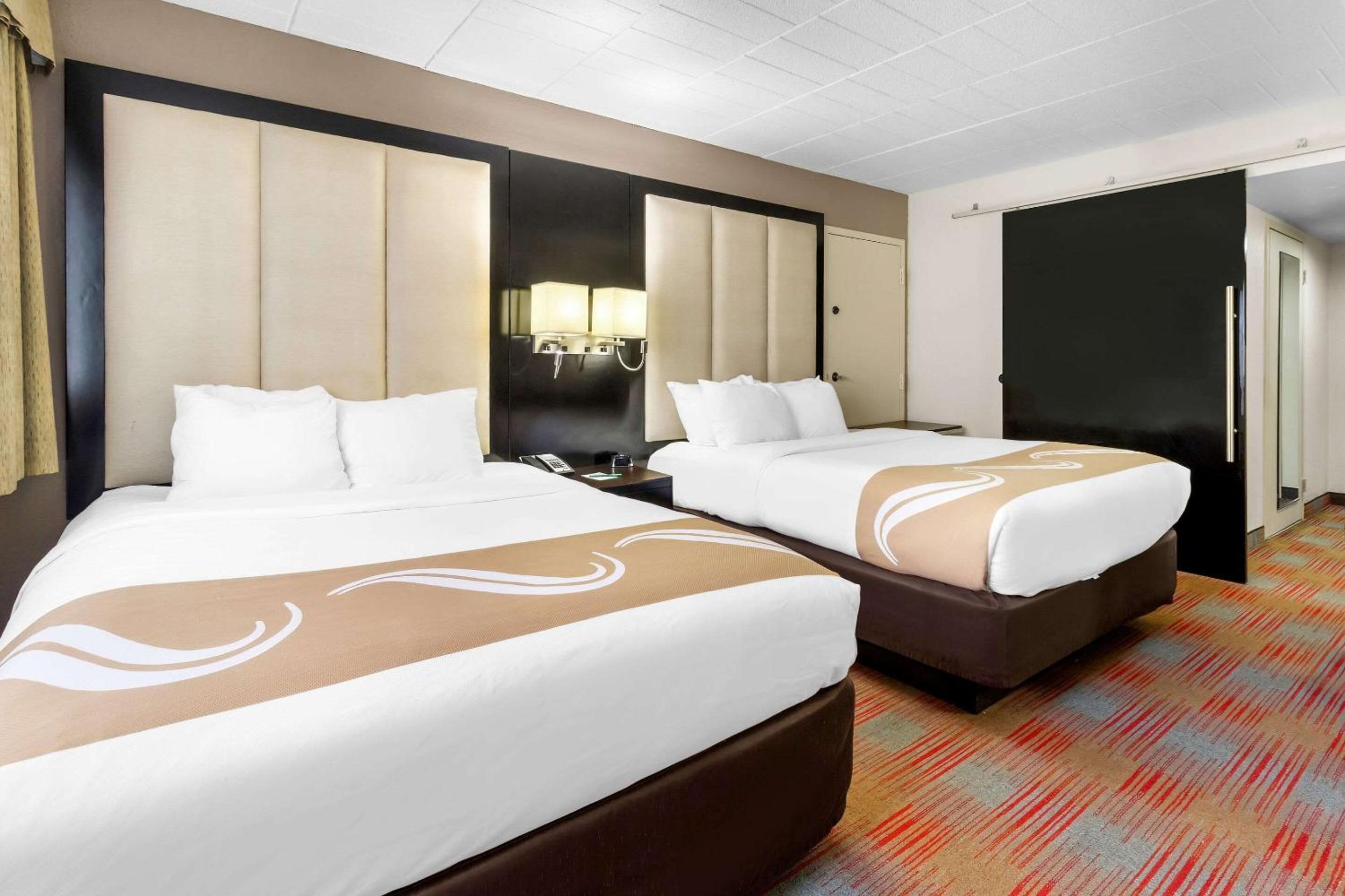 Queen Room with Two Queen Beds - Non-Smoking - Photo 1