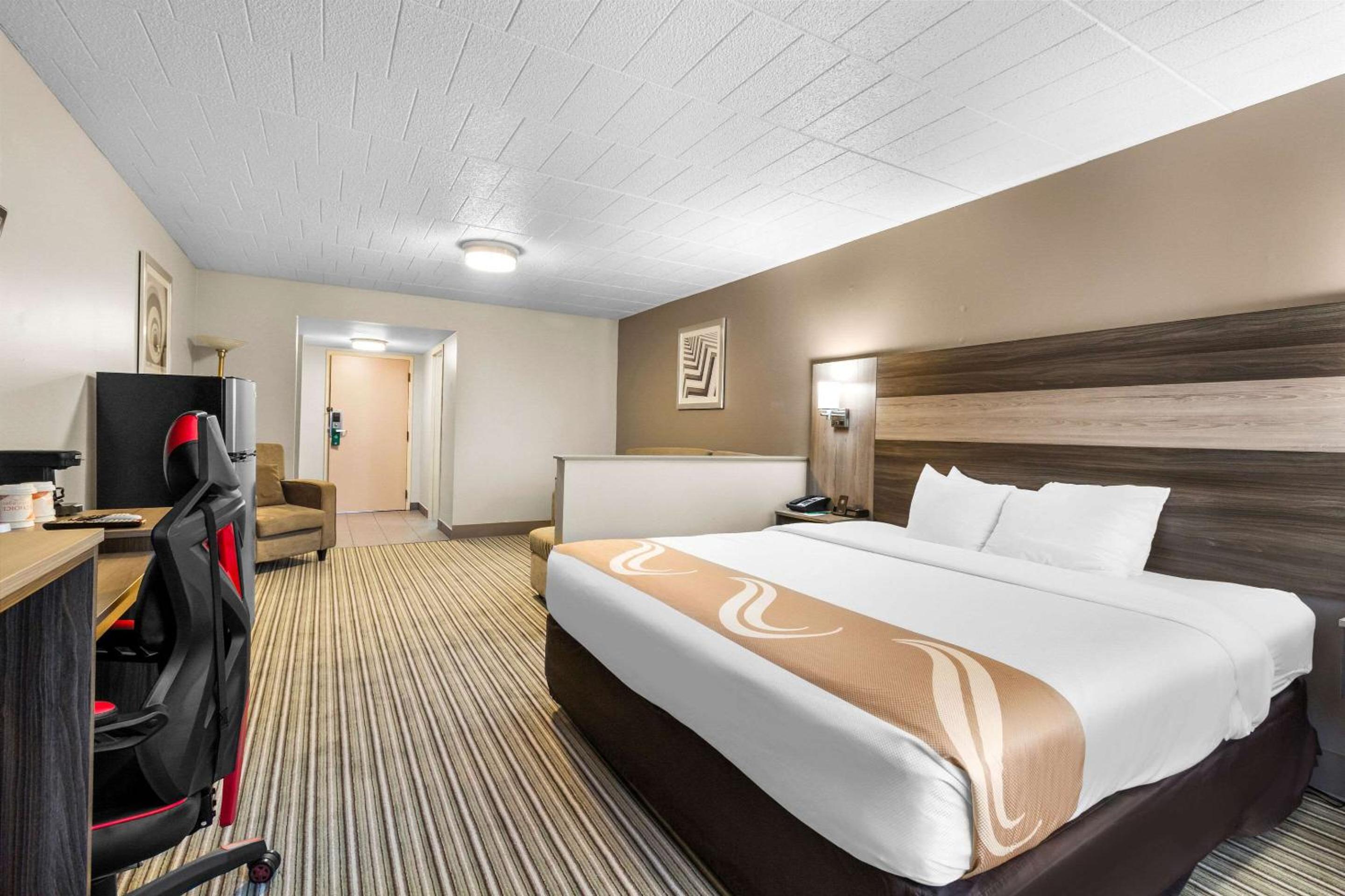 King Suite with Sofa Bed - Photo 3