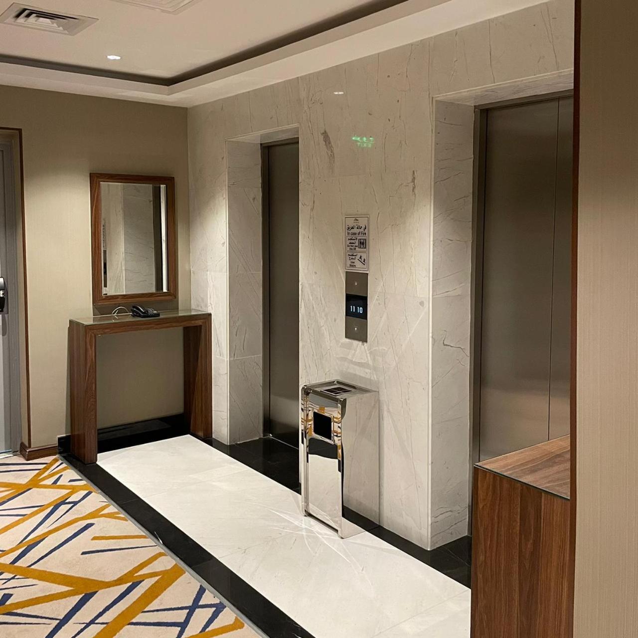 Deluxe King Suite