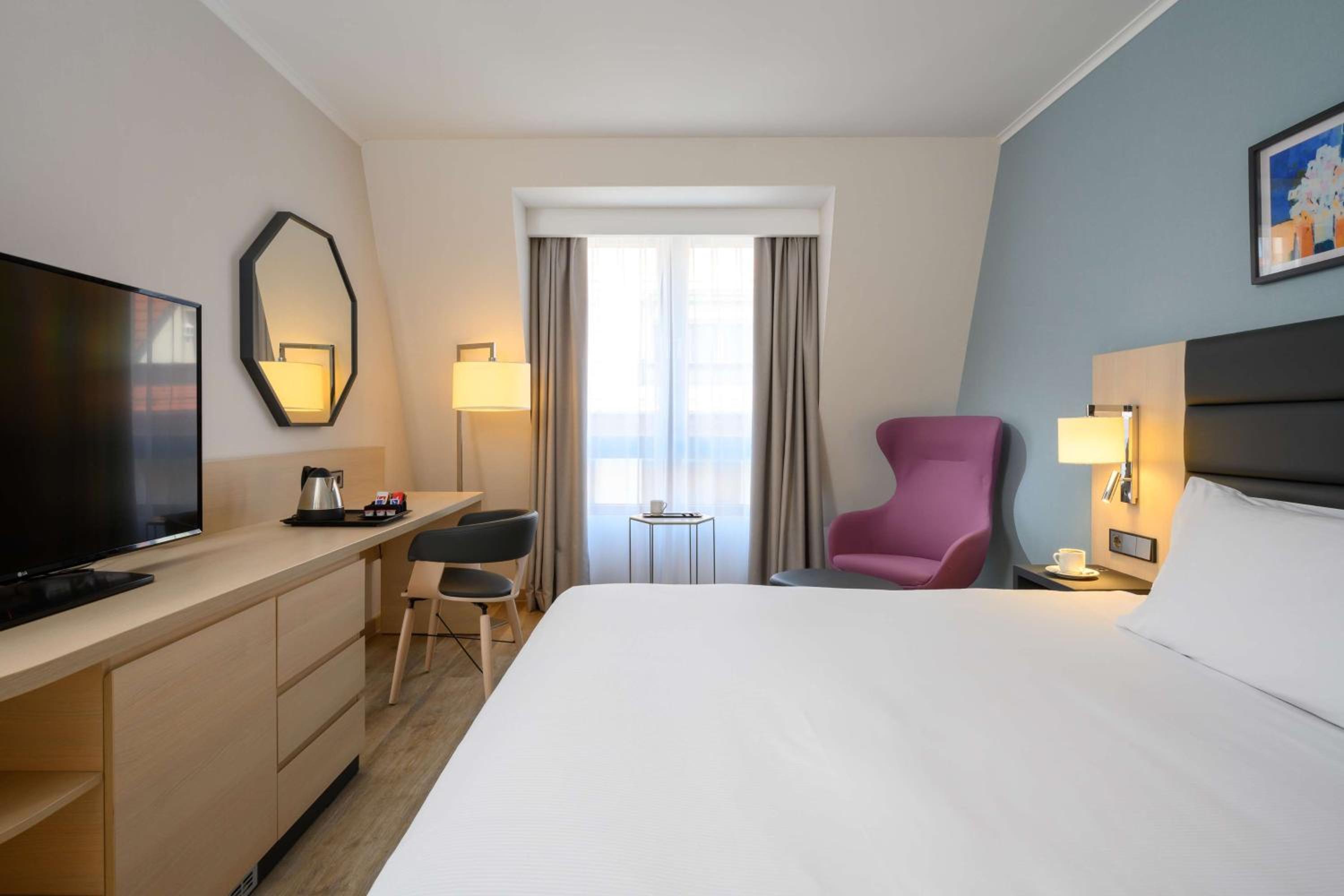 King Guest Room - Photo 3