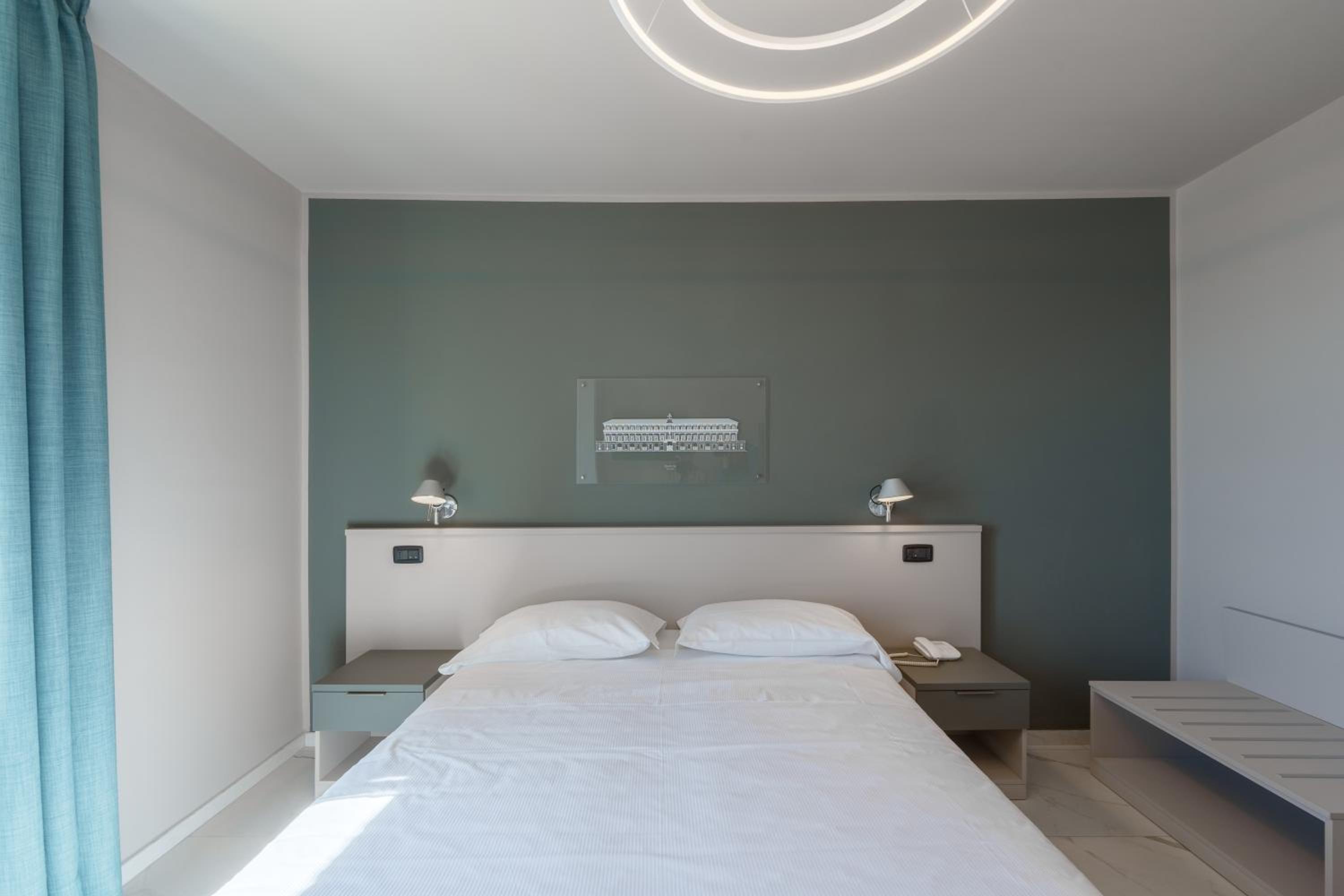 Superior Double Room - Main Building with Sea View - Photo 6