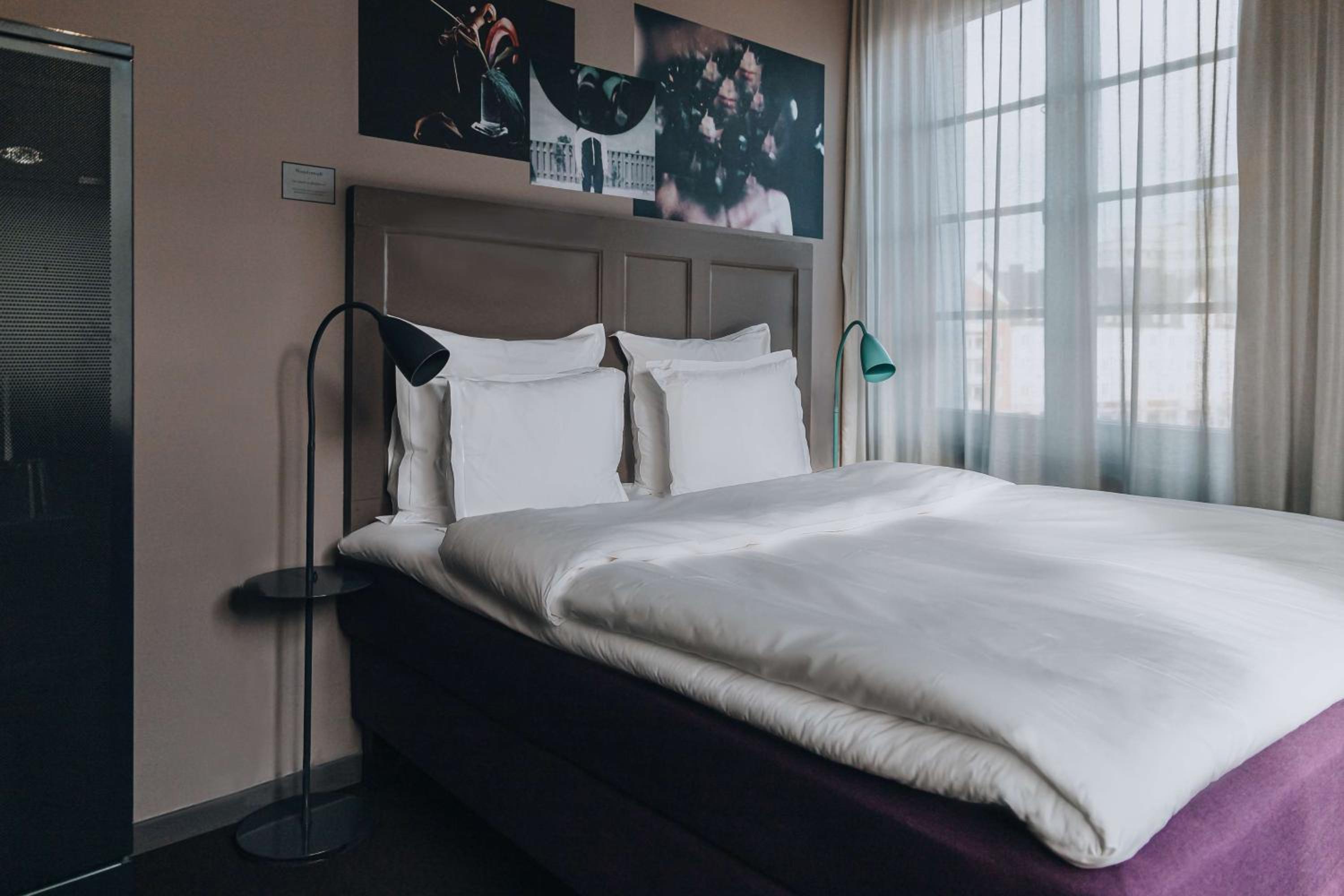 Queen Room photo 1