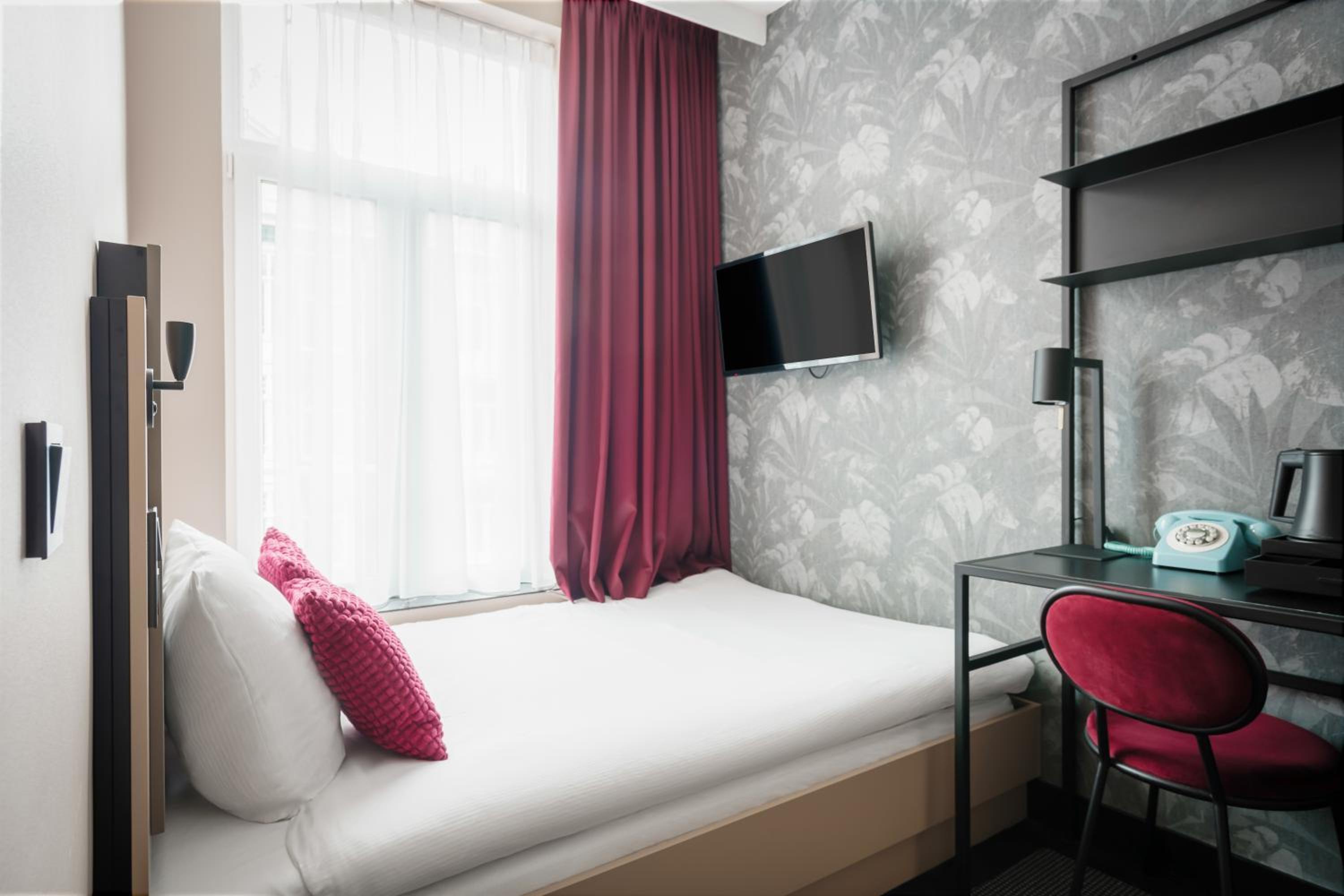 Small Double Room photo 1