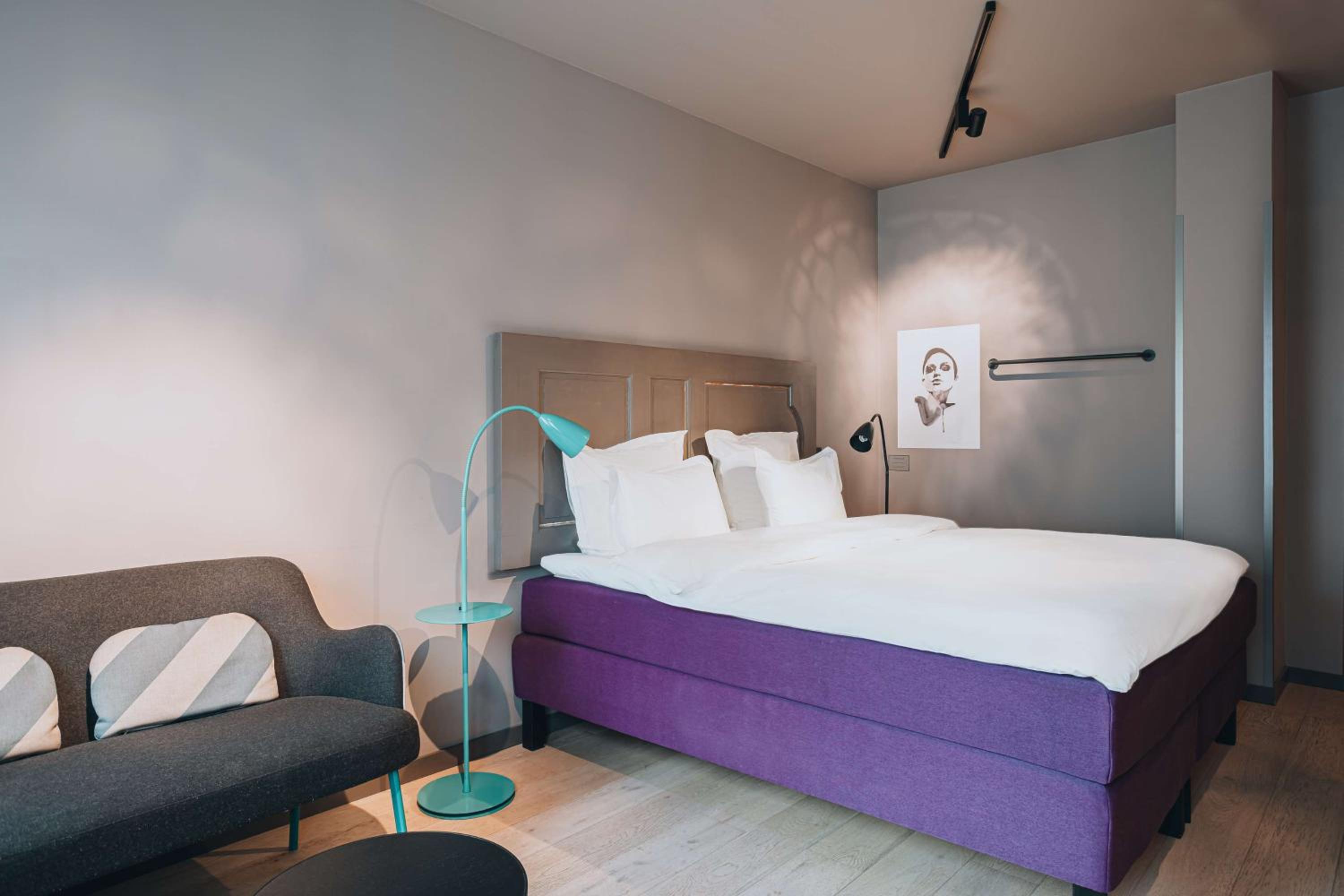 Deluxe King Room photo 2