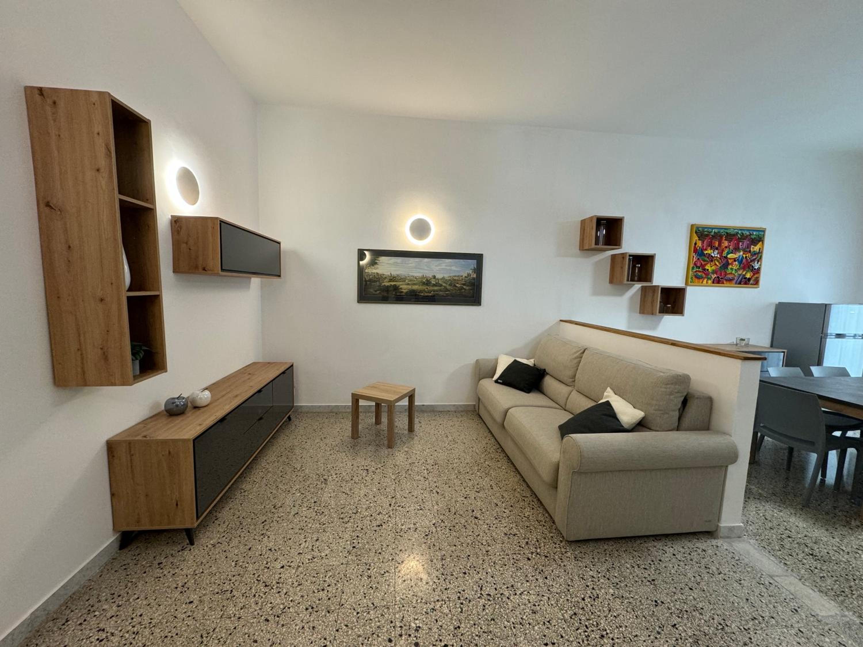 One-Bedroom Standard Apartment photo 1