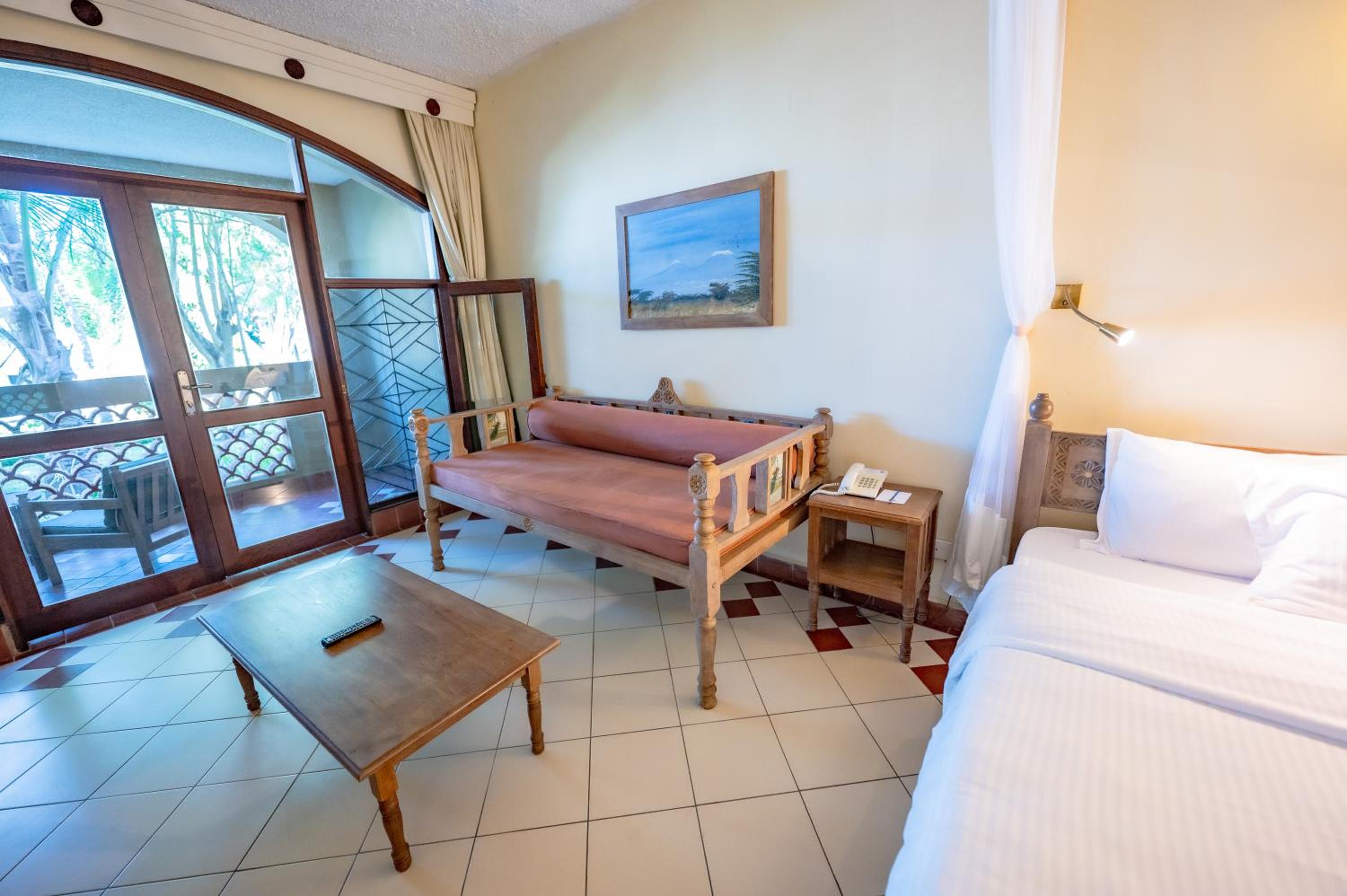 Standard Room thumbnail 6
