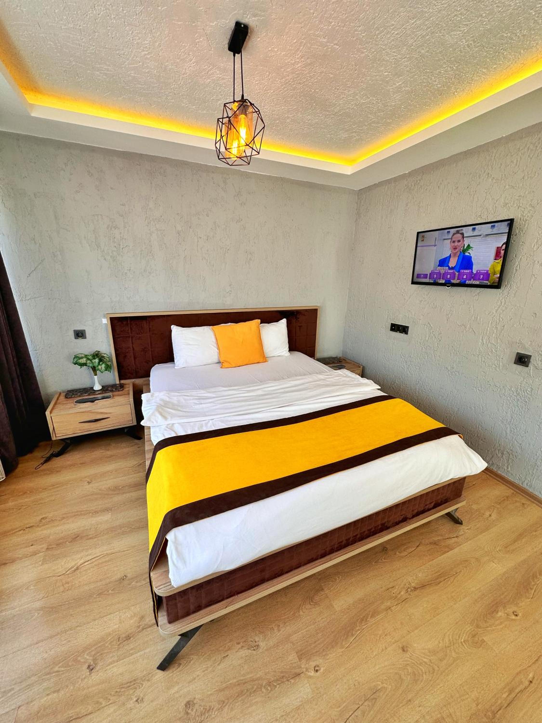 Family Room with Private Bathroom - Photo 12