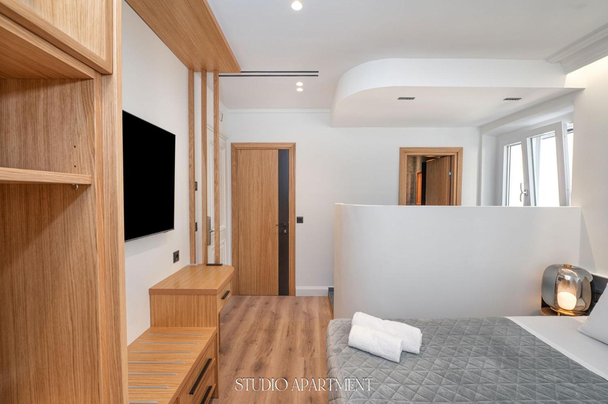 Studio Apartment photo 2