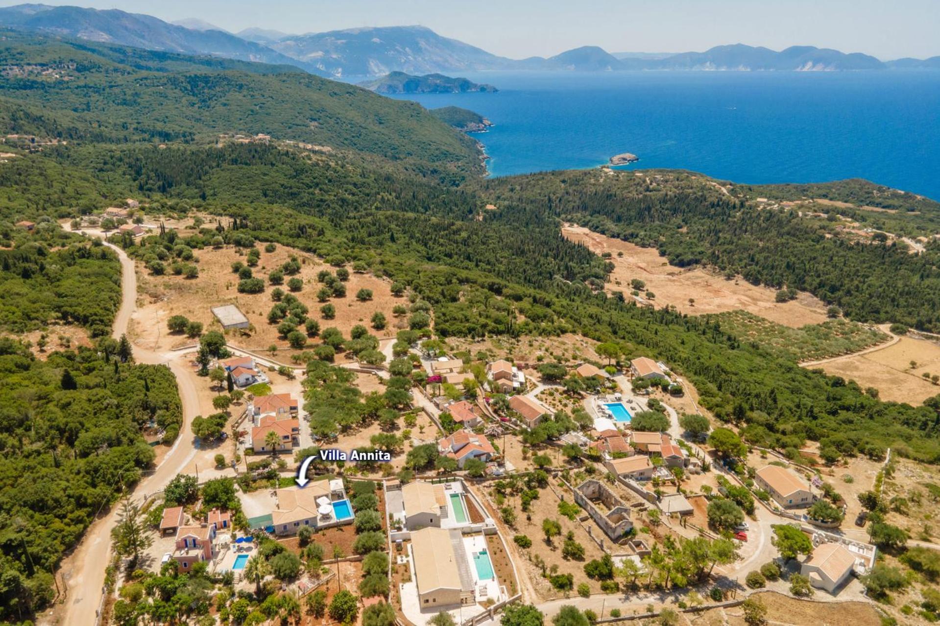 Villa photo 3
