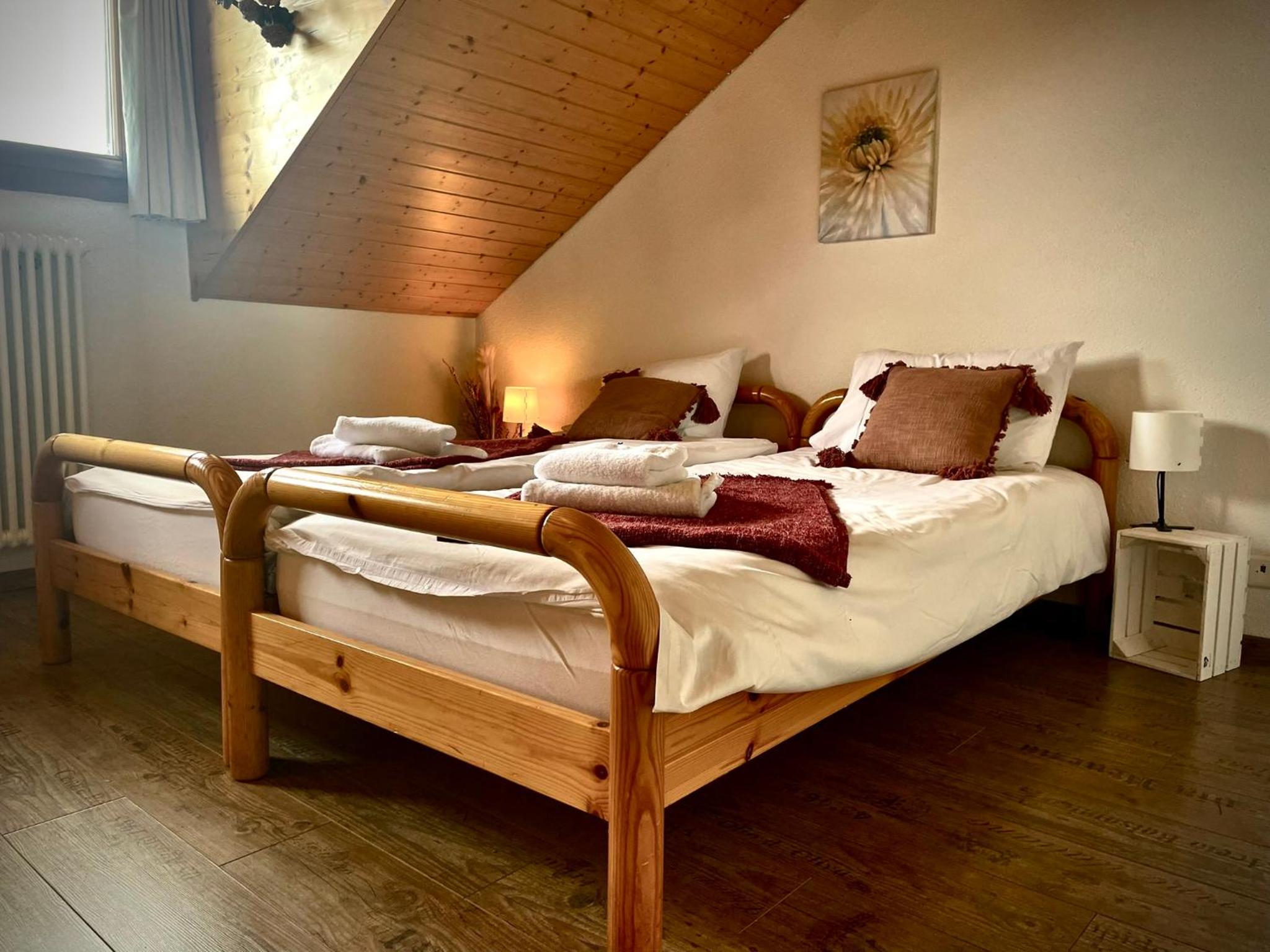Basic Triple Room with Shared Bathroom photo 1